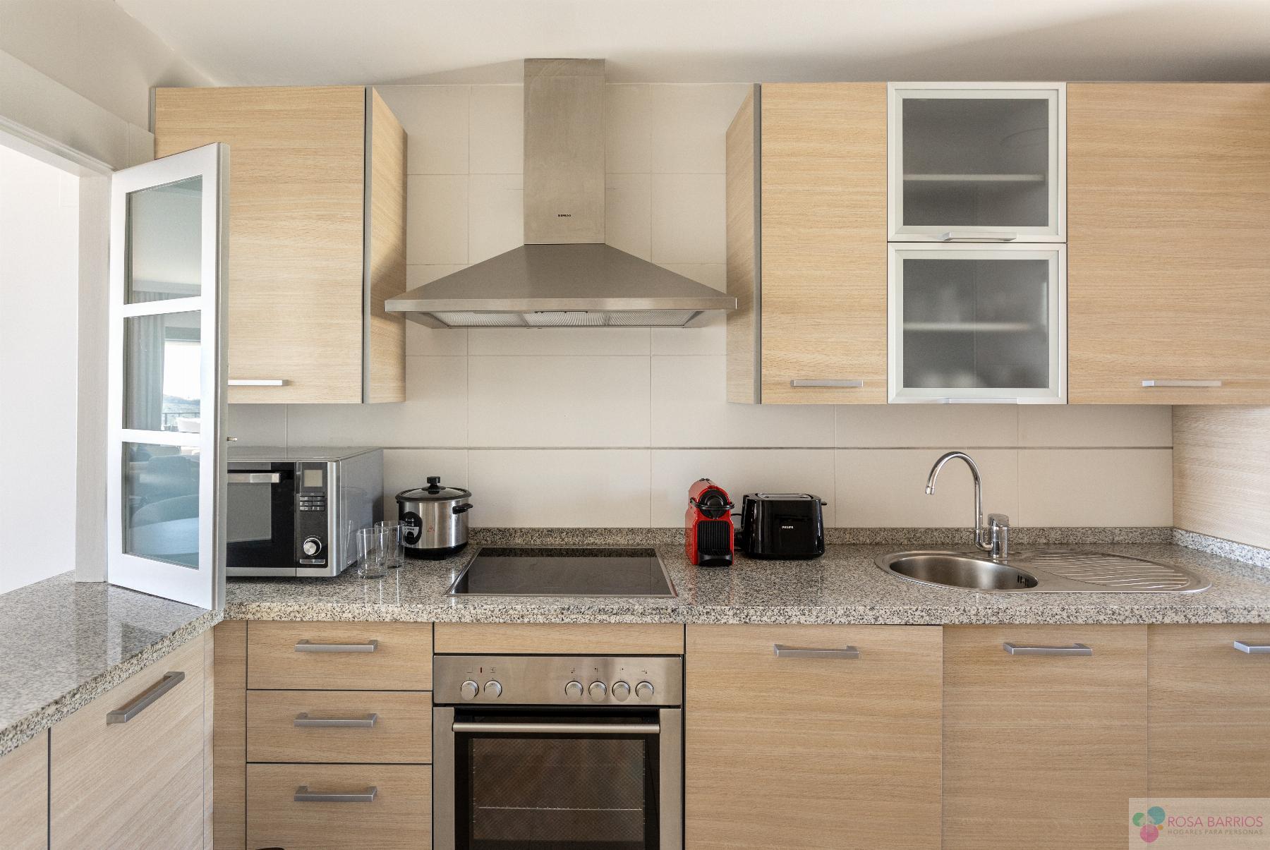 For sale of penthouse in Benahavís