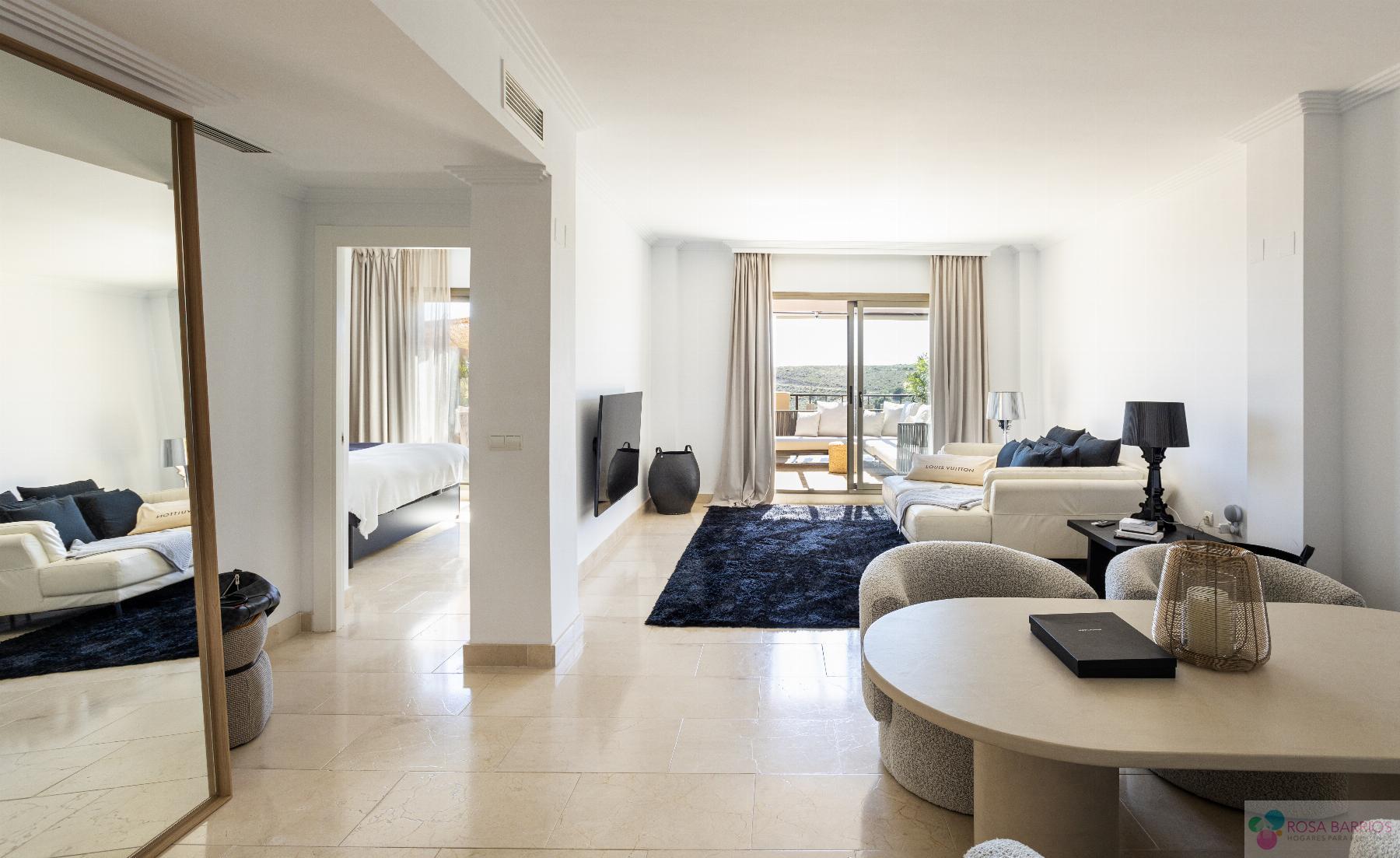 For sale of penthouse in Benahavís