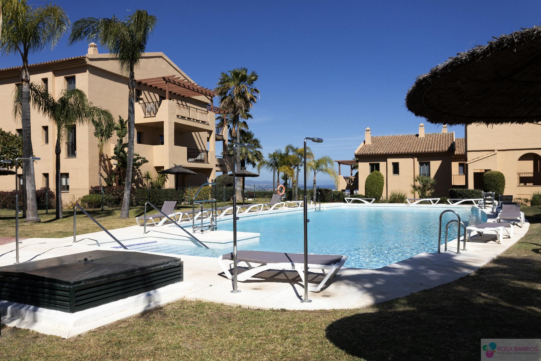 For sale of penthouse in Benahavís