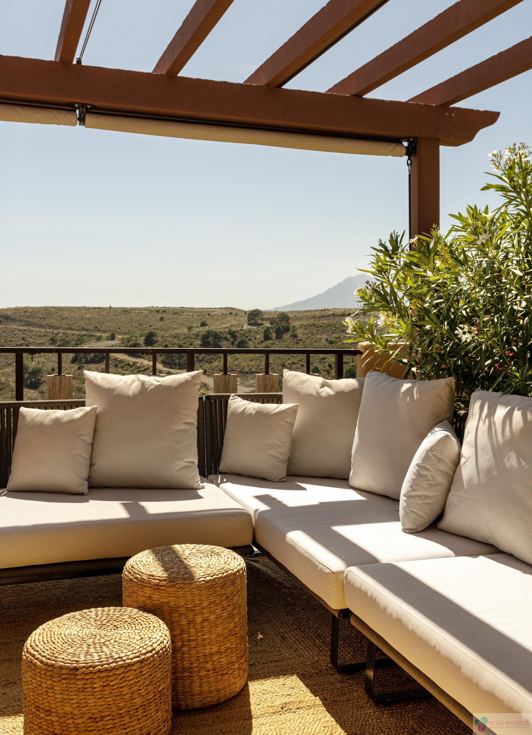 For sale of penthouse in Benahavís