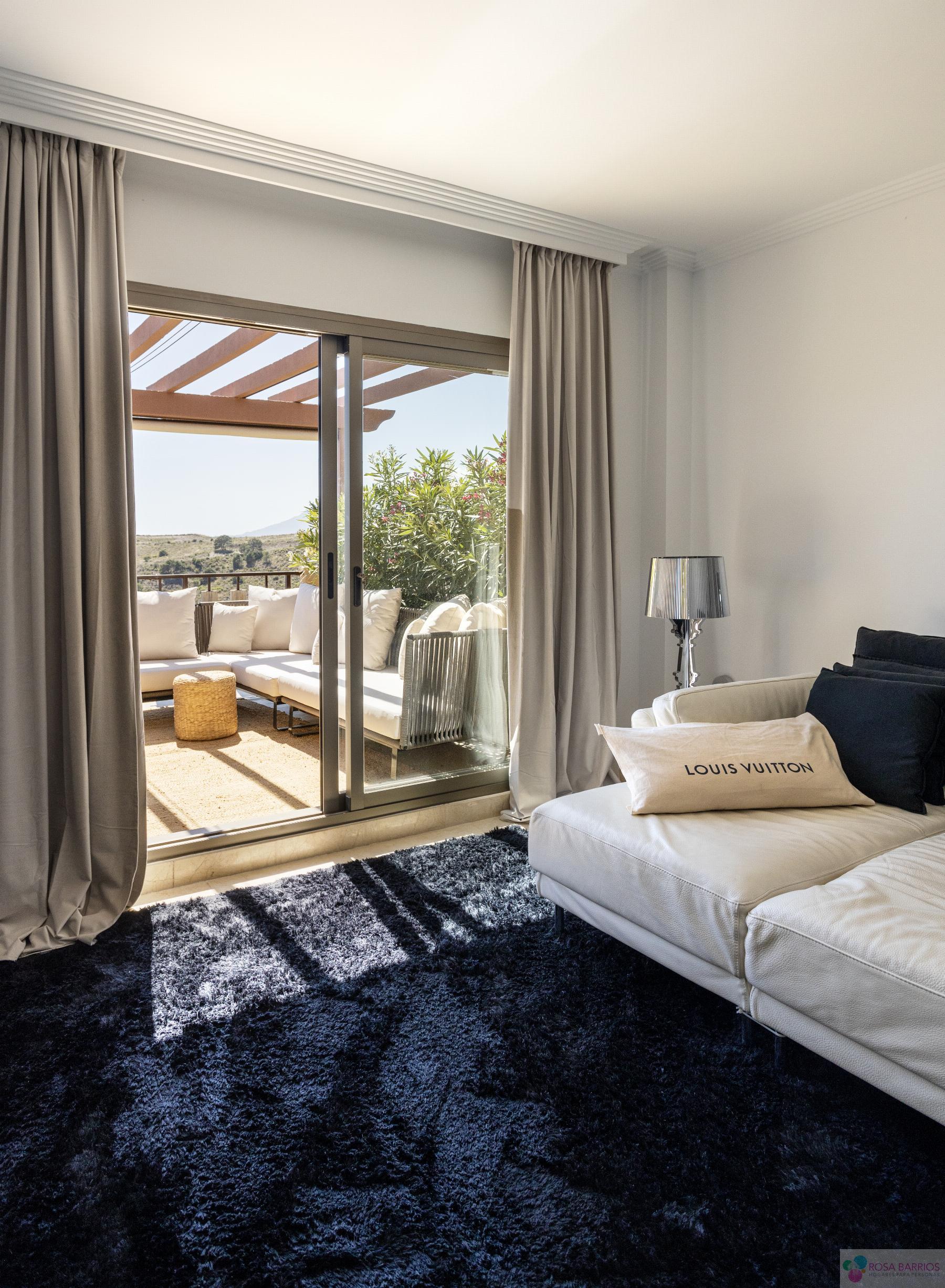 For sale of penthouse in Benahavís