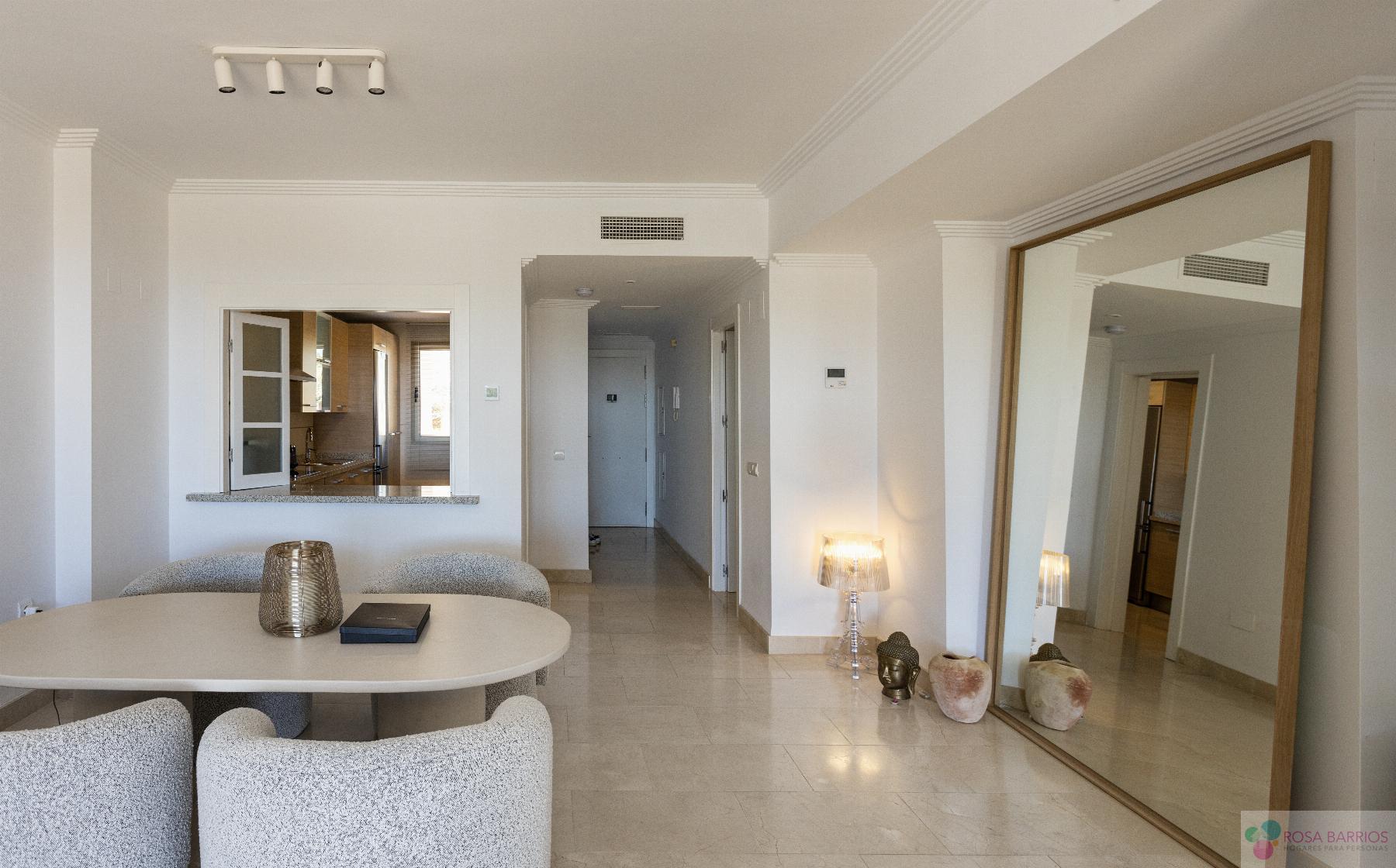 For sale of penthouse in Benahavís