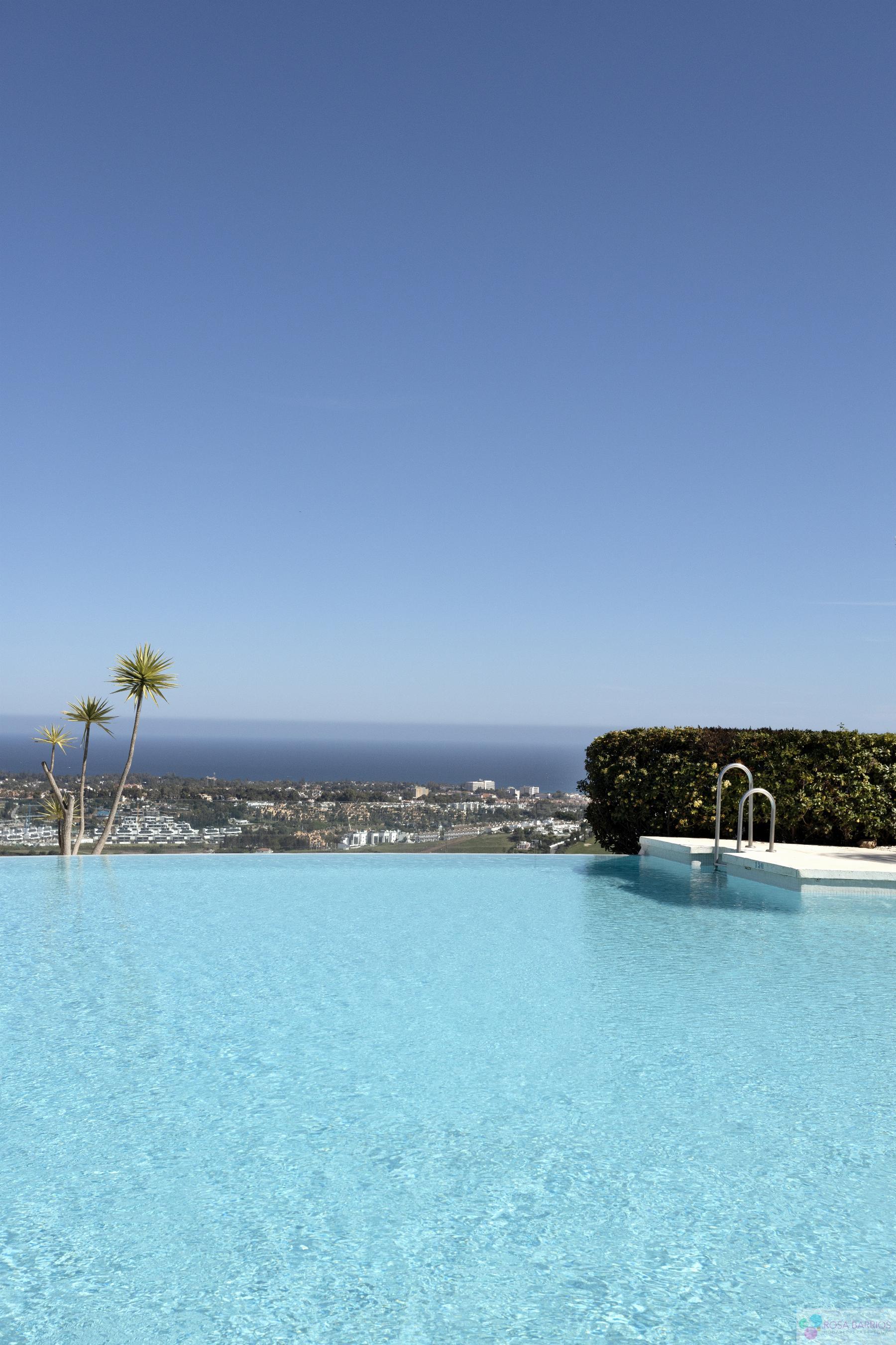 For sale of penthouse in Benahavís