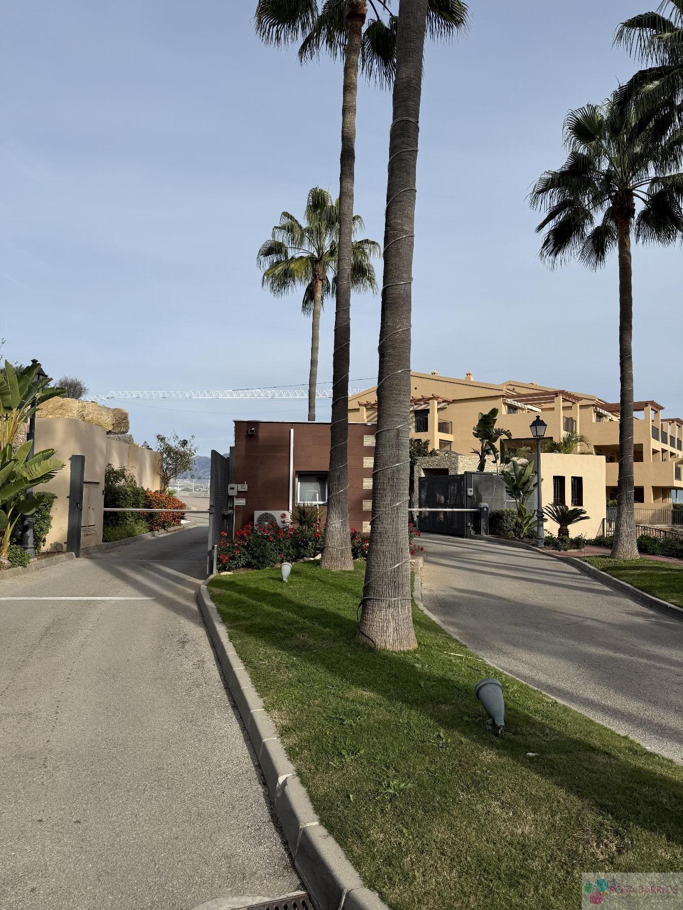 For sale of penthouse in Benahavís