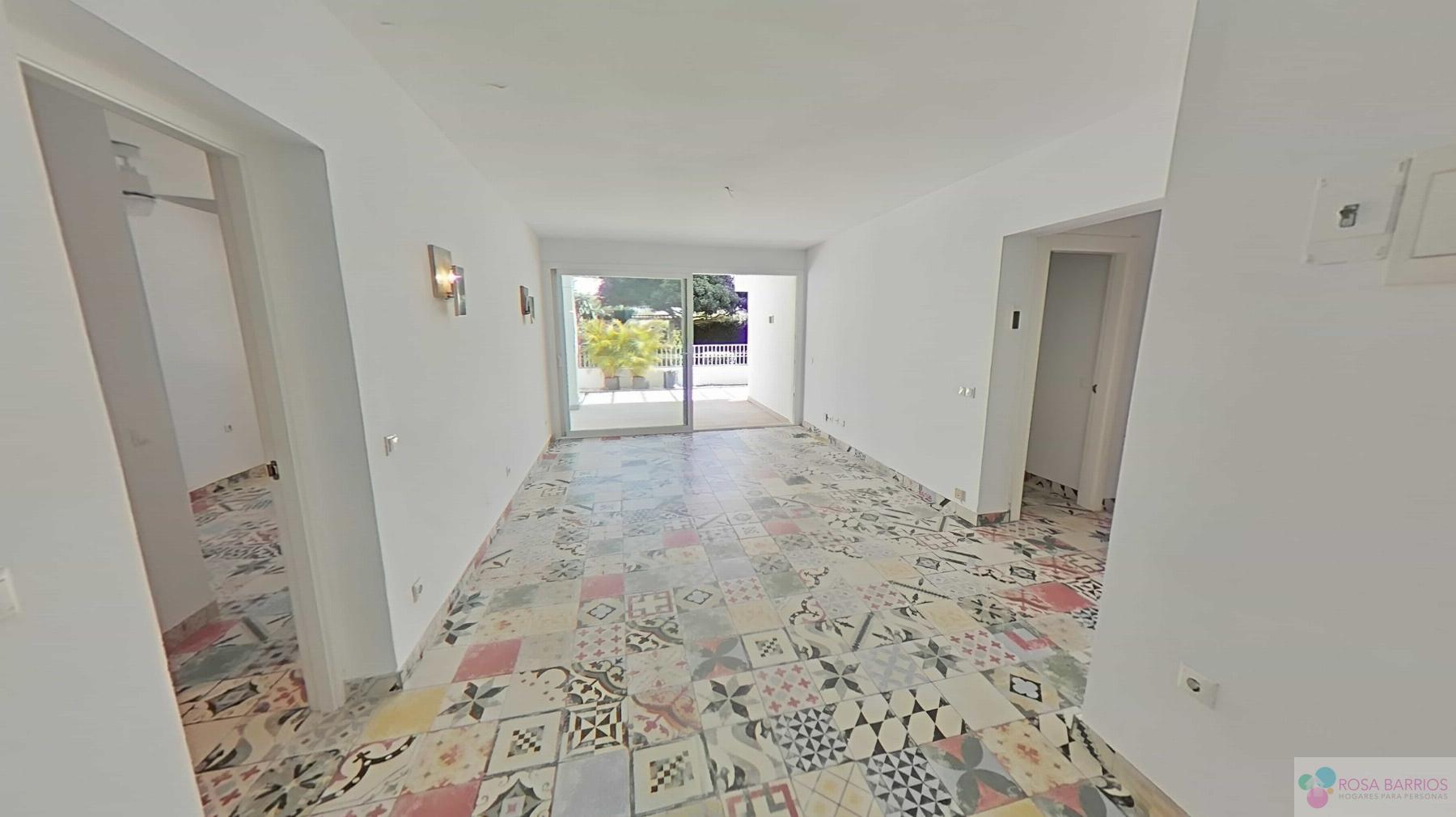 For sale of house in Nueva Andalucía