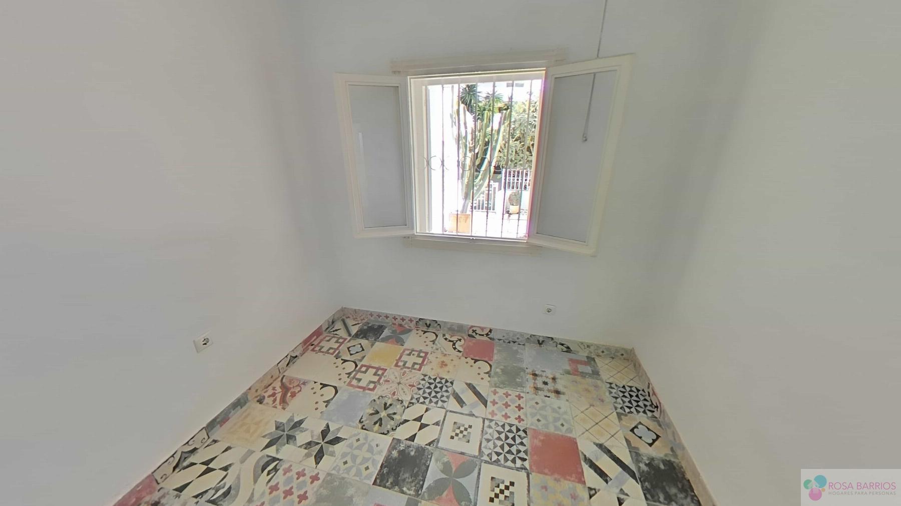 For sale of house in Nueva Andalucía