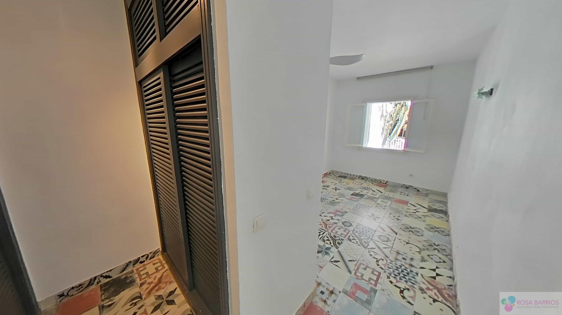 For sale of house in Nueva Andalucía