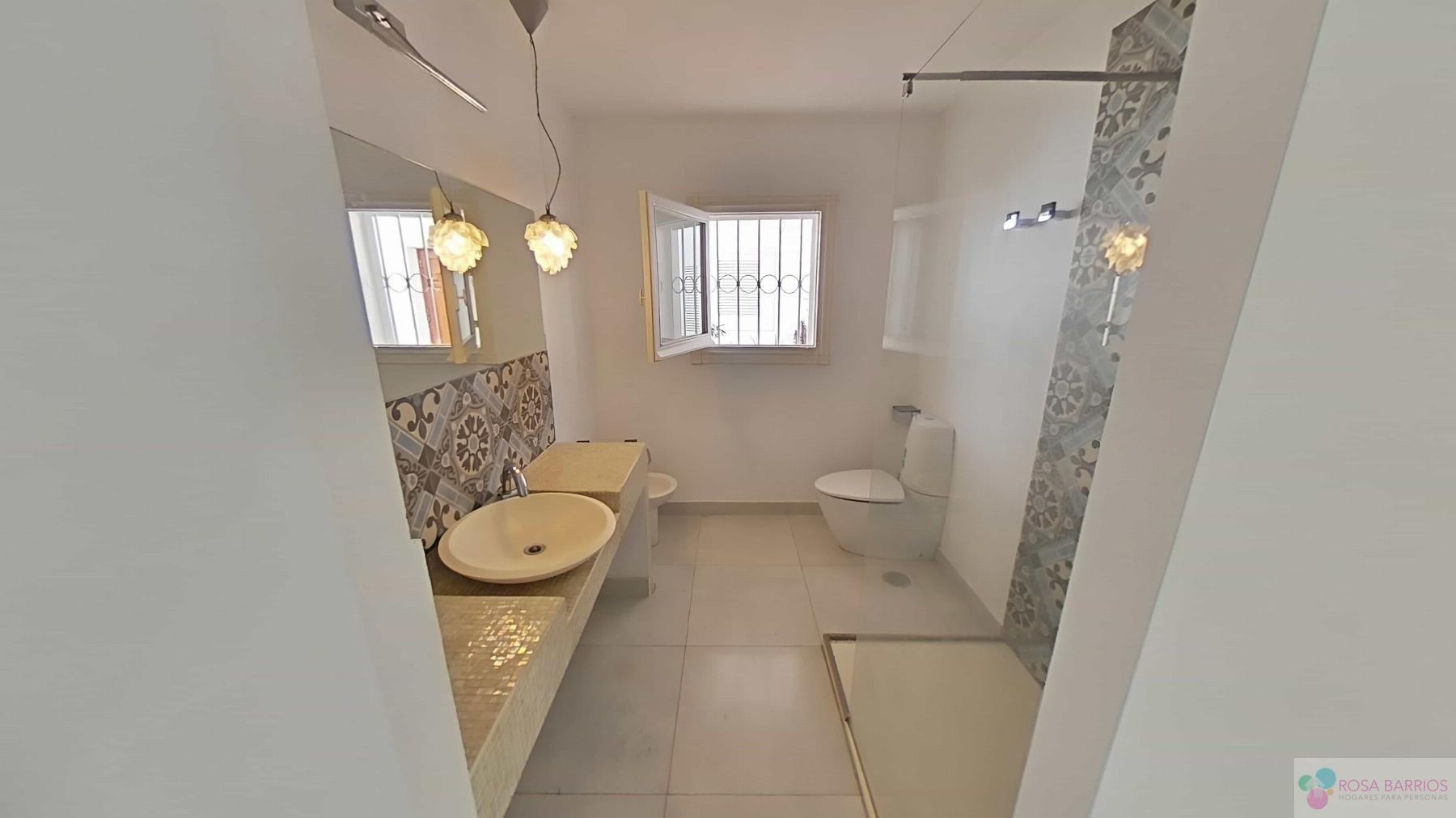 For sale of house in Nueva Andalucía