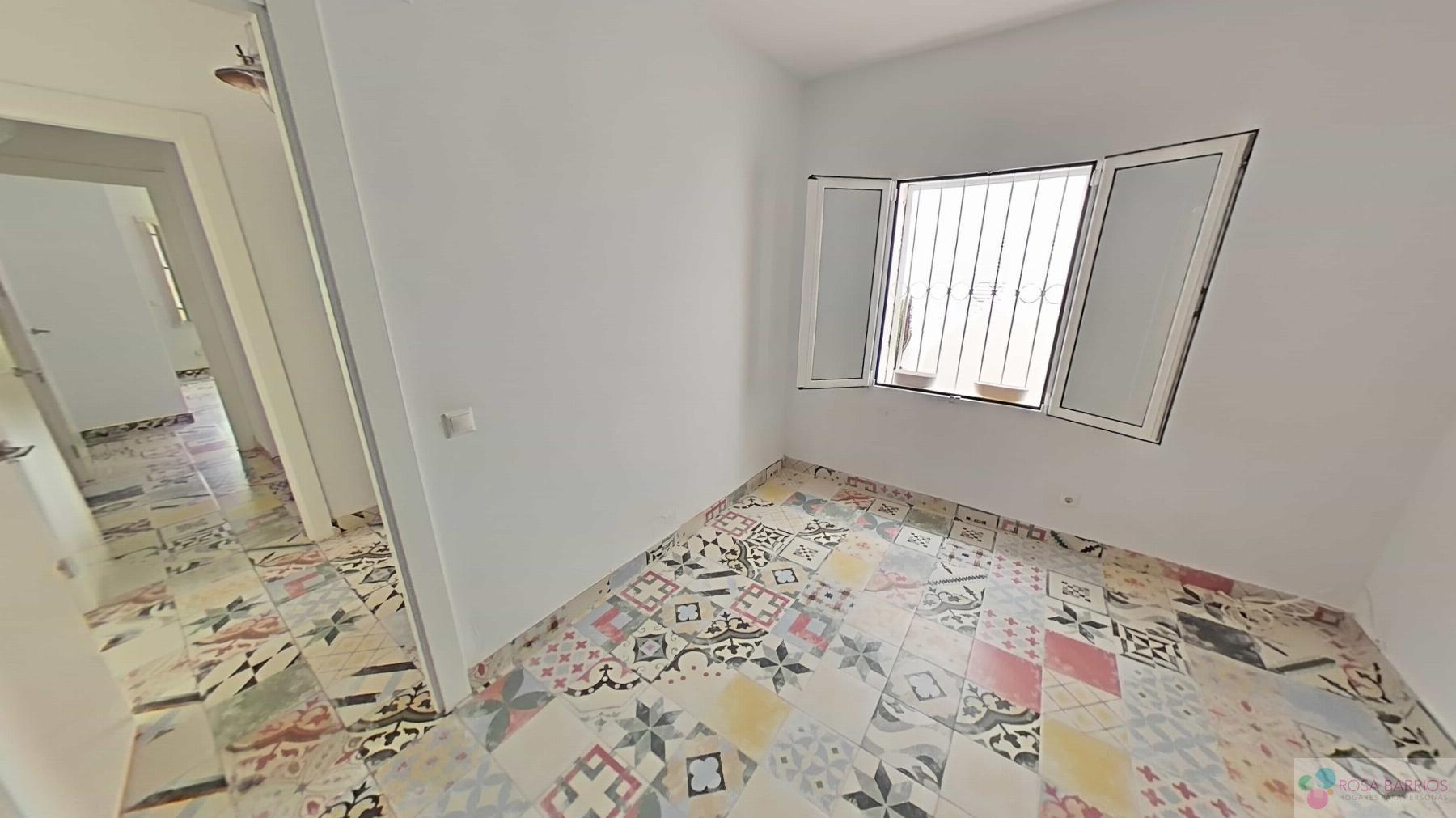 For sale of house in Nueva Andalucía