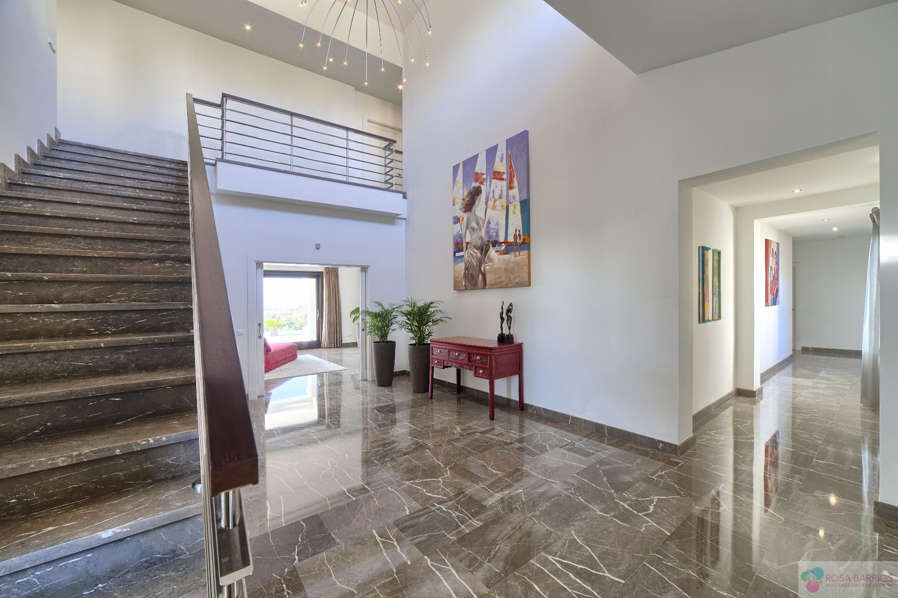 For sale of villa in Benahavís