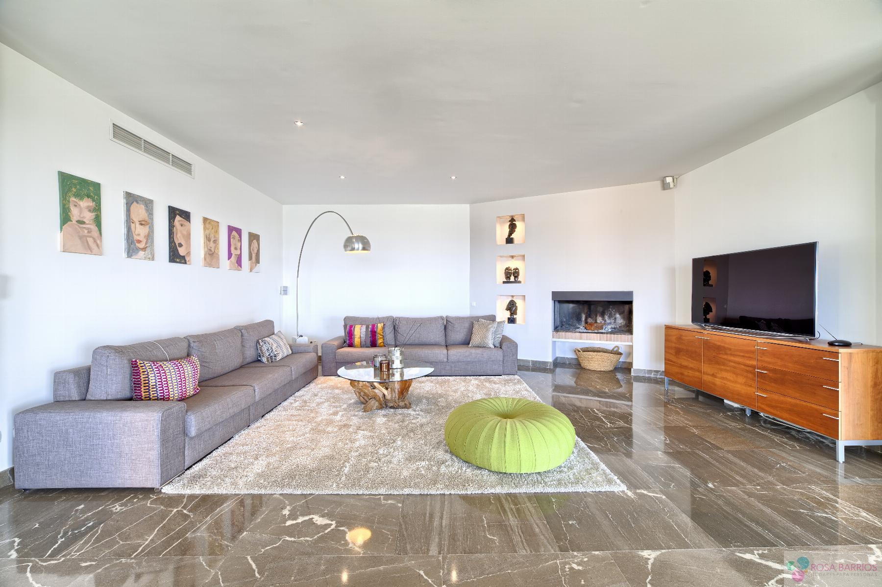 For sale of villa in Benahavís