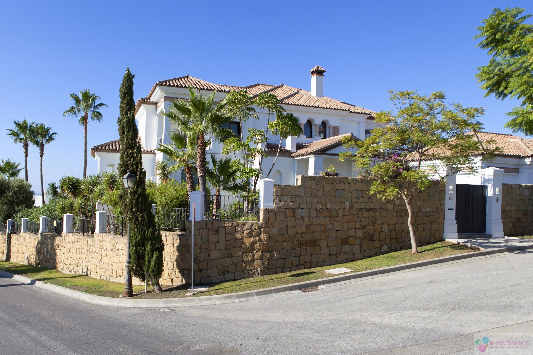 For sale of villa in Benahavís