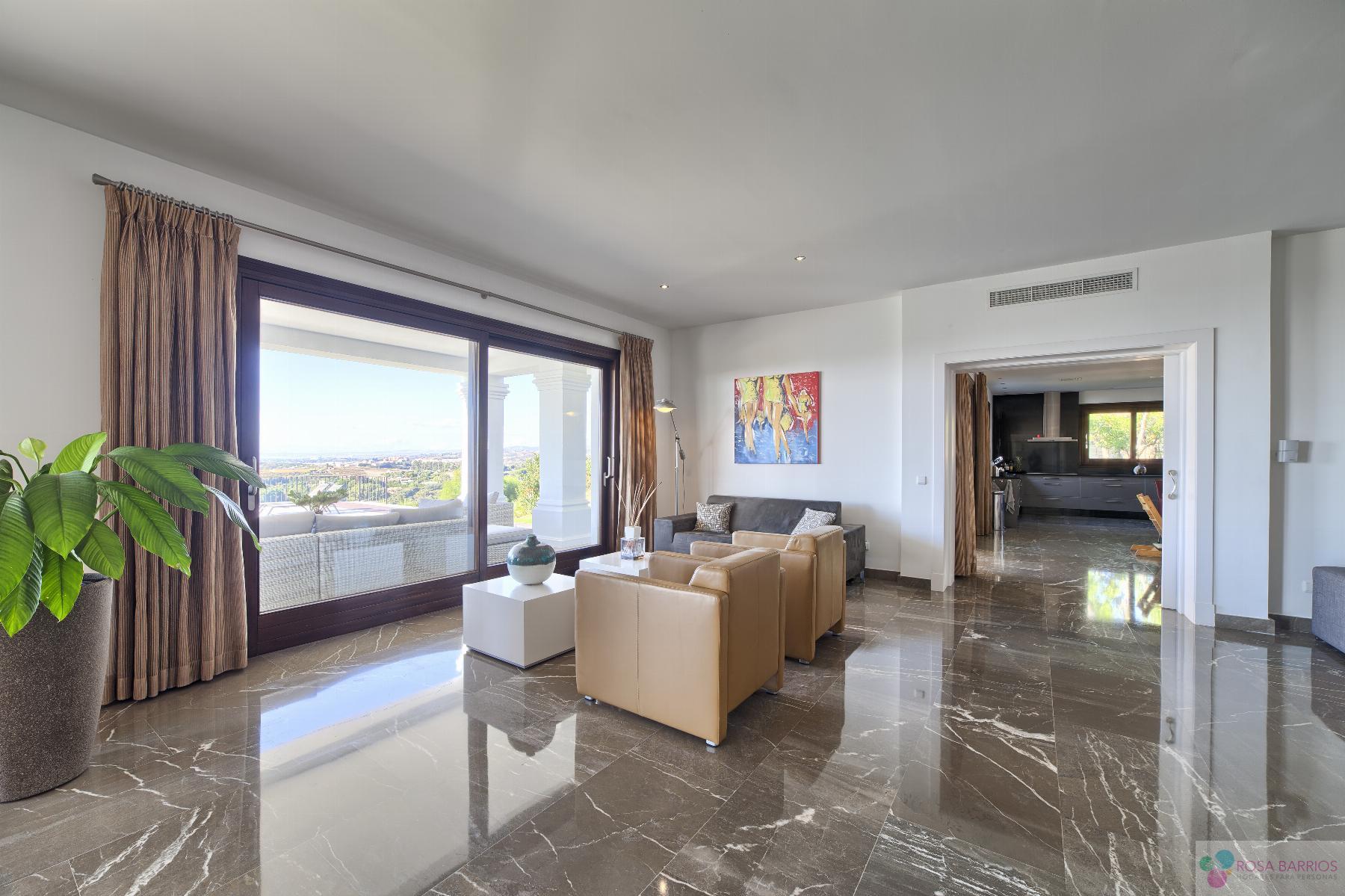 For sale of villa in Benahavís