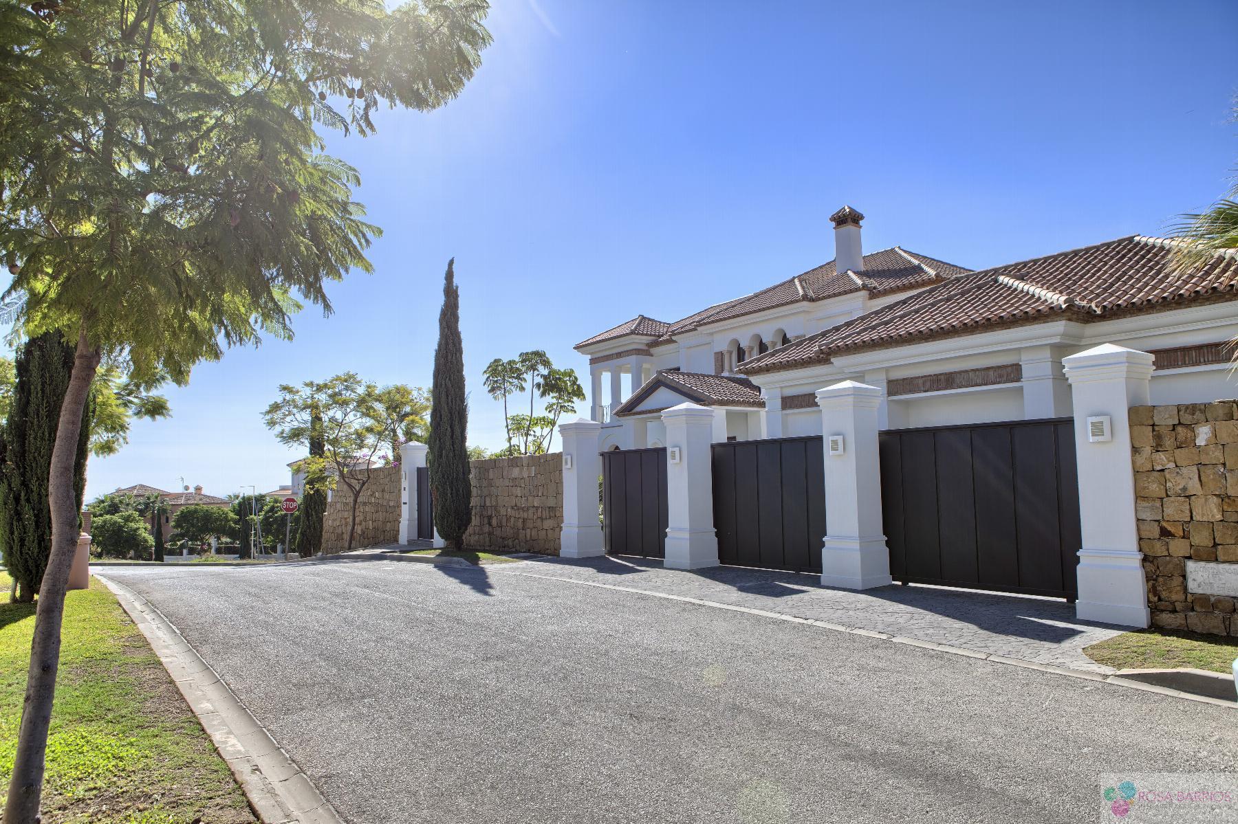 For sale of villa in Benahavís