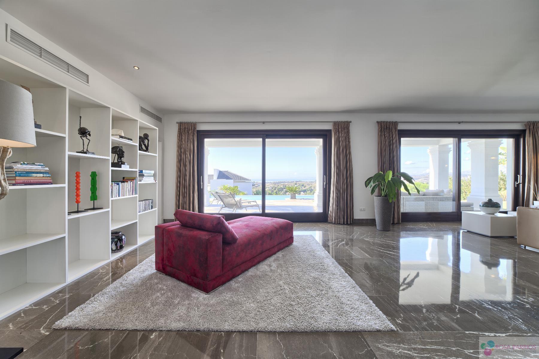 For sale of villa in Benahavís