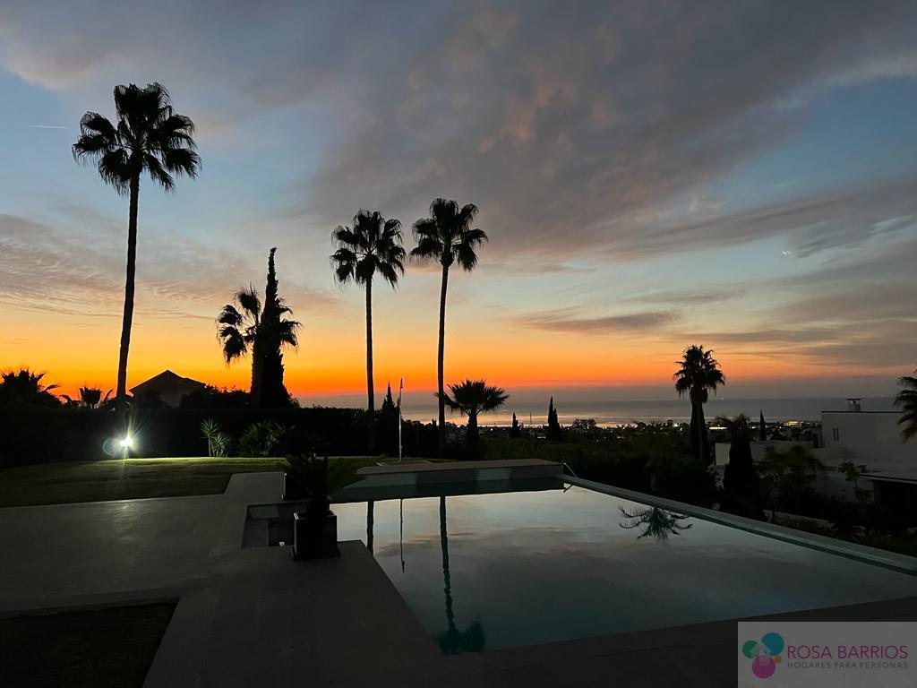 For sale of villa in Benahavís