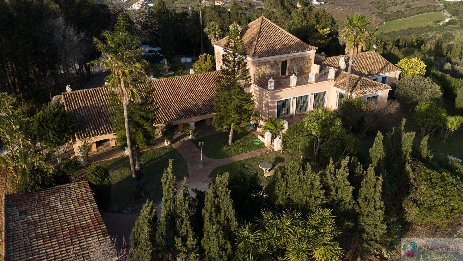 For sale of hotel in Manilva