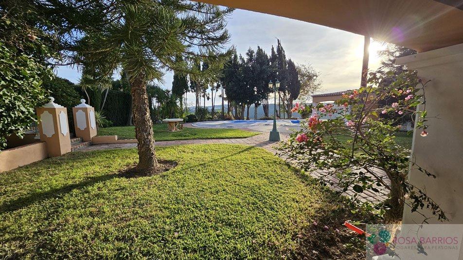For sale of hotel in Manilva