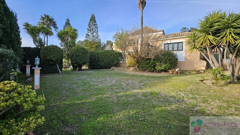 For sale of hotel in Manilva