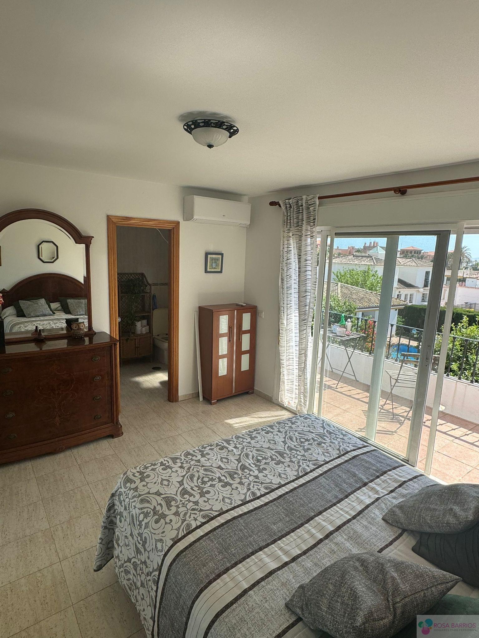 For sale of duplex in Estepona