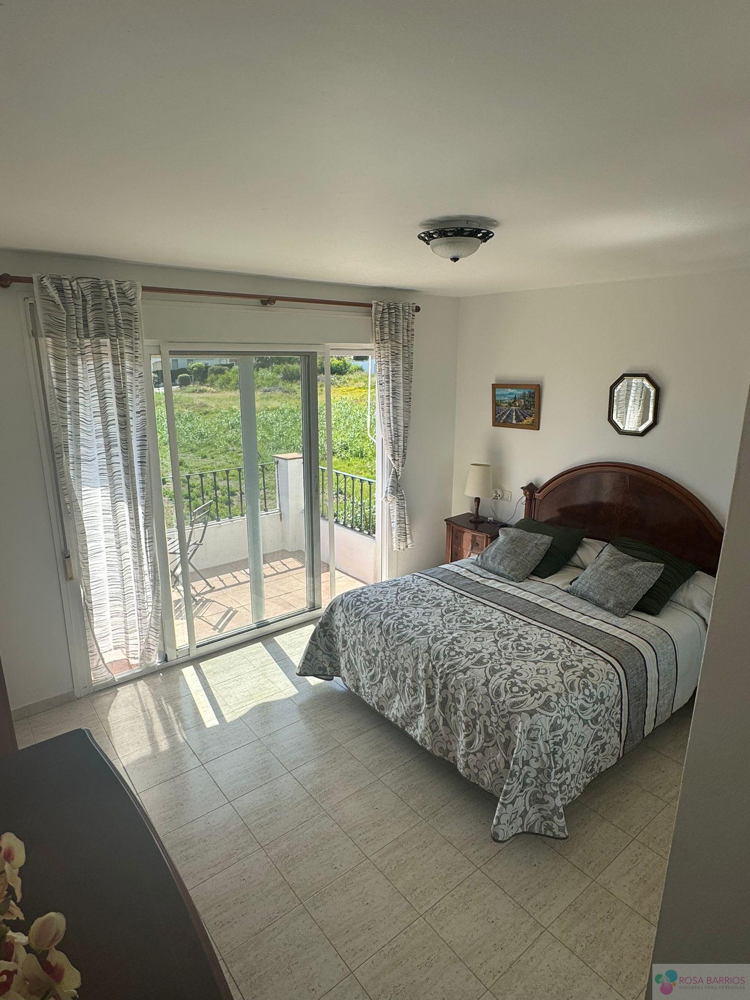 For sale of duplex in Estepona