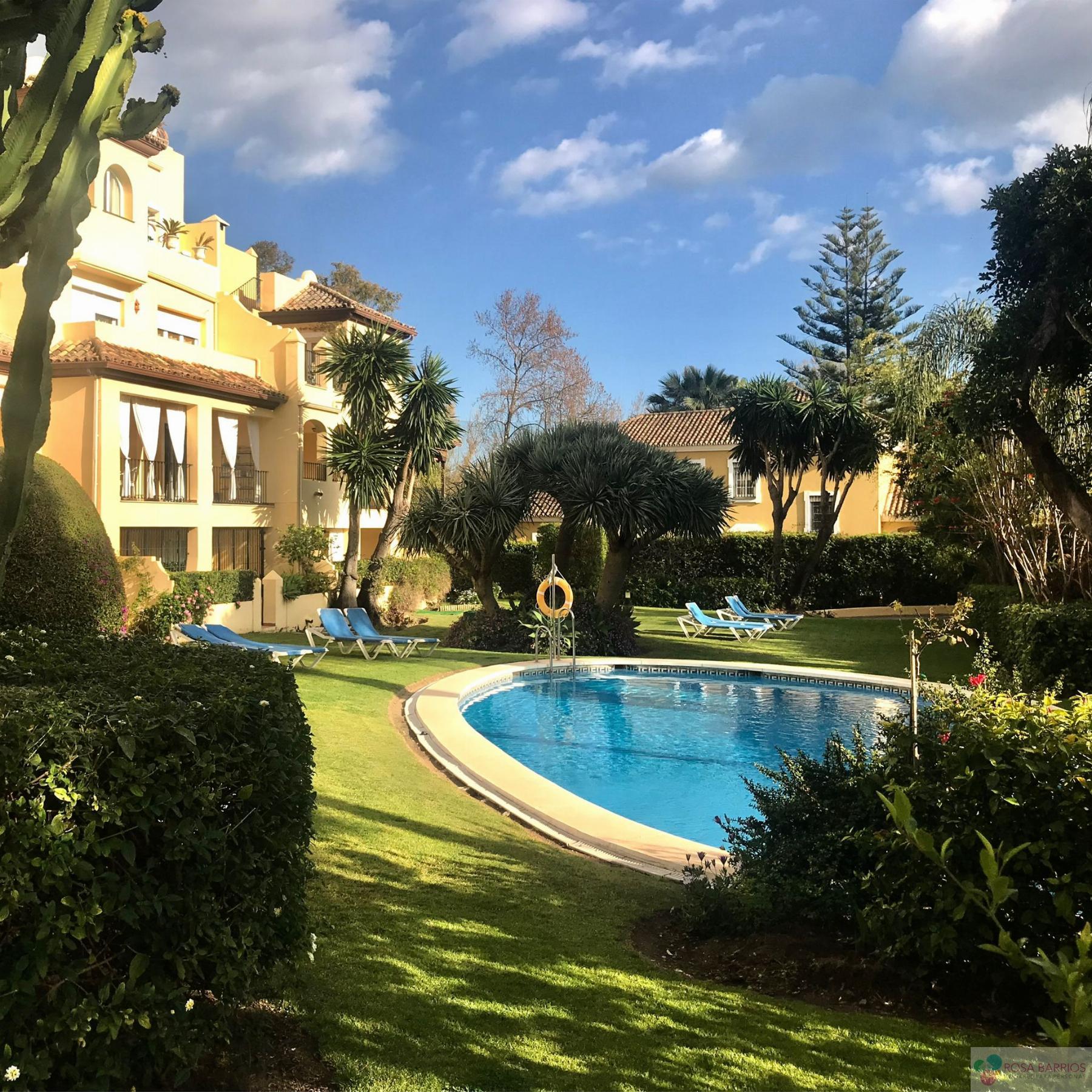 For sale of flat in San Pedro de Alcántara