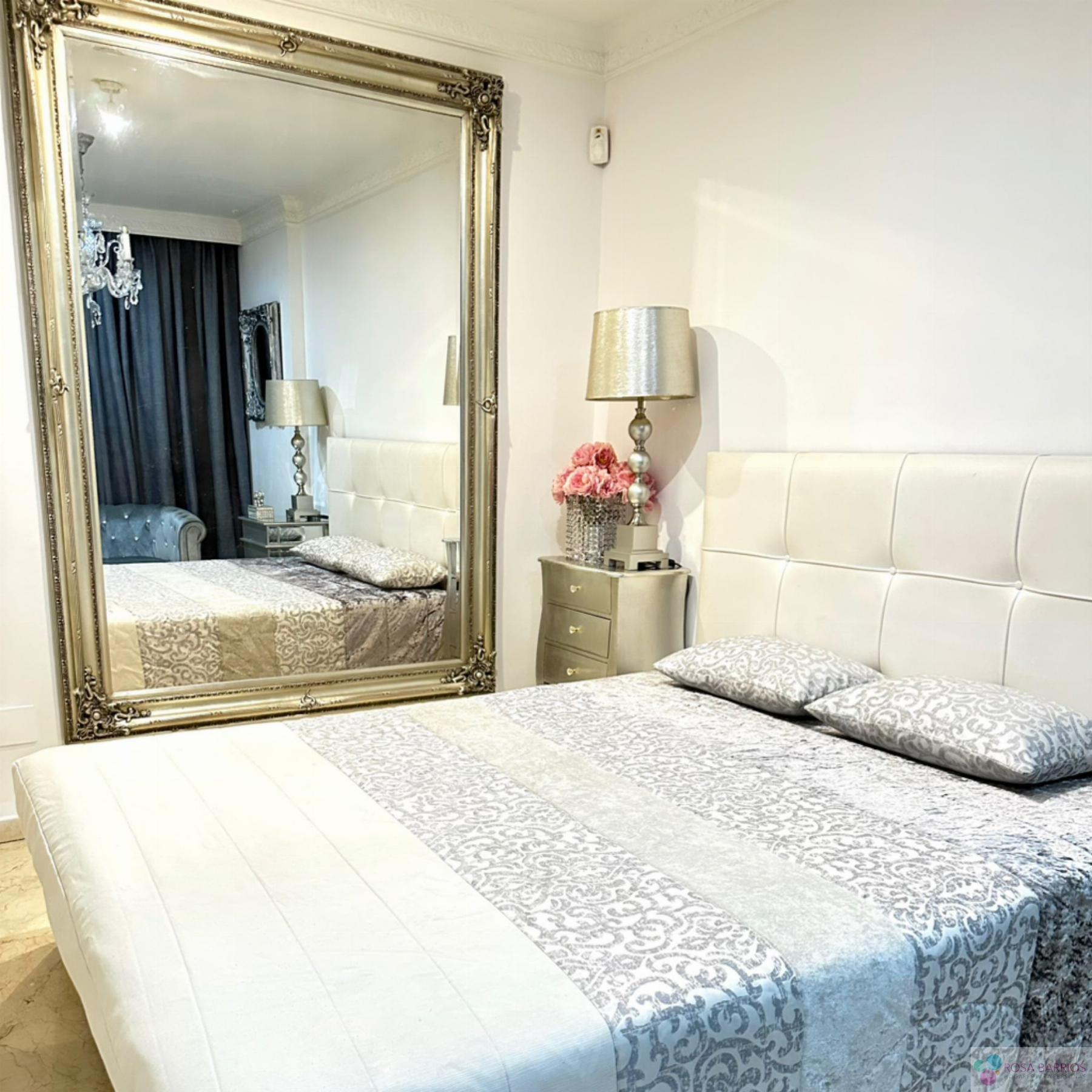 For sale of flat in San Pedro de Alcántara