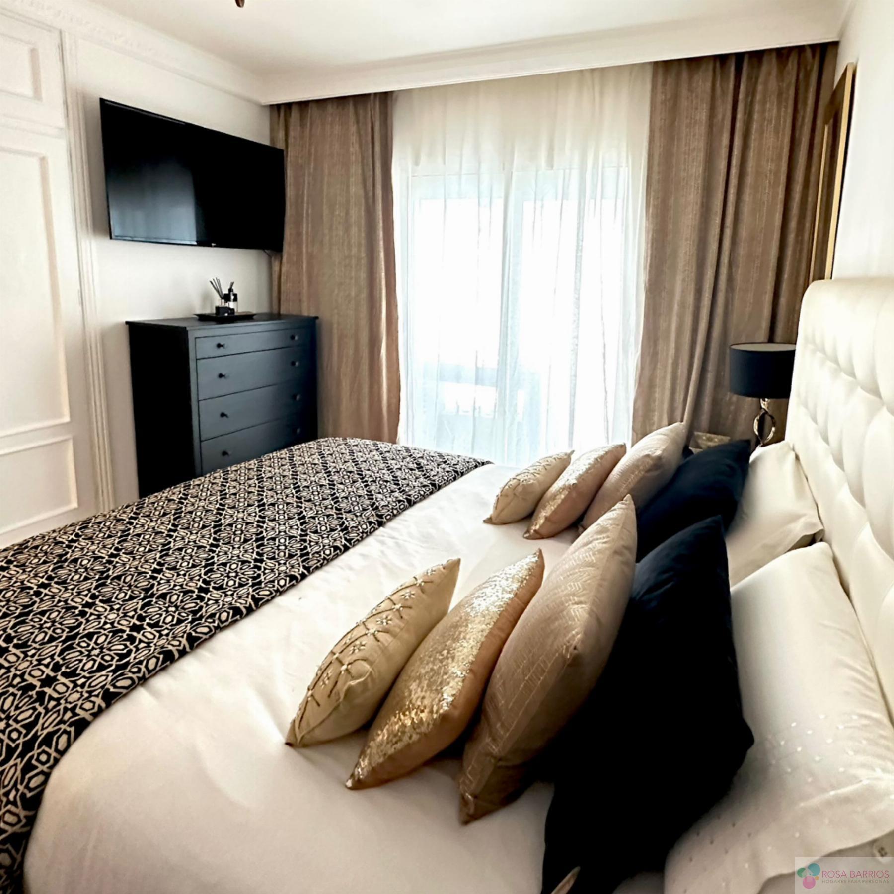 For sale of flat in San Pedro de Alcántara