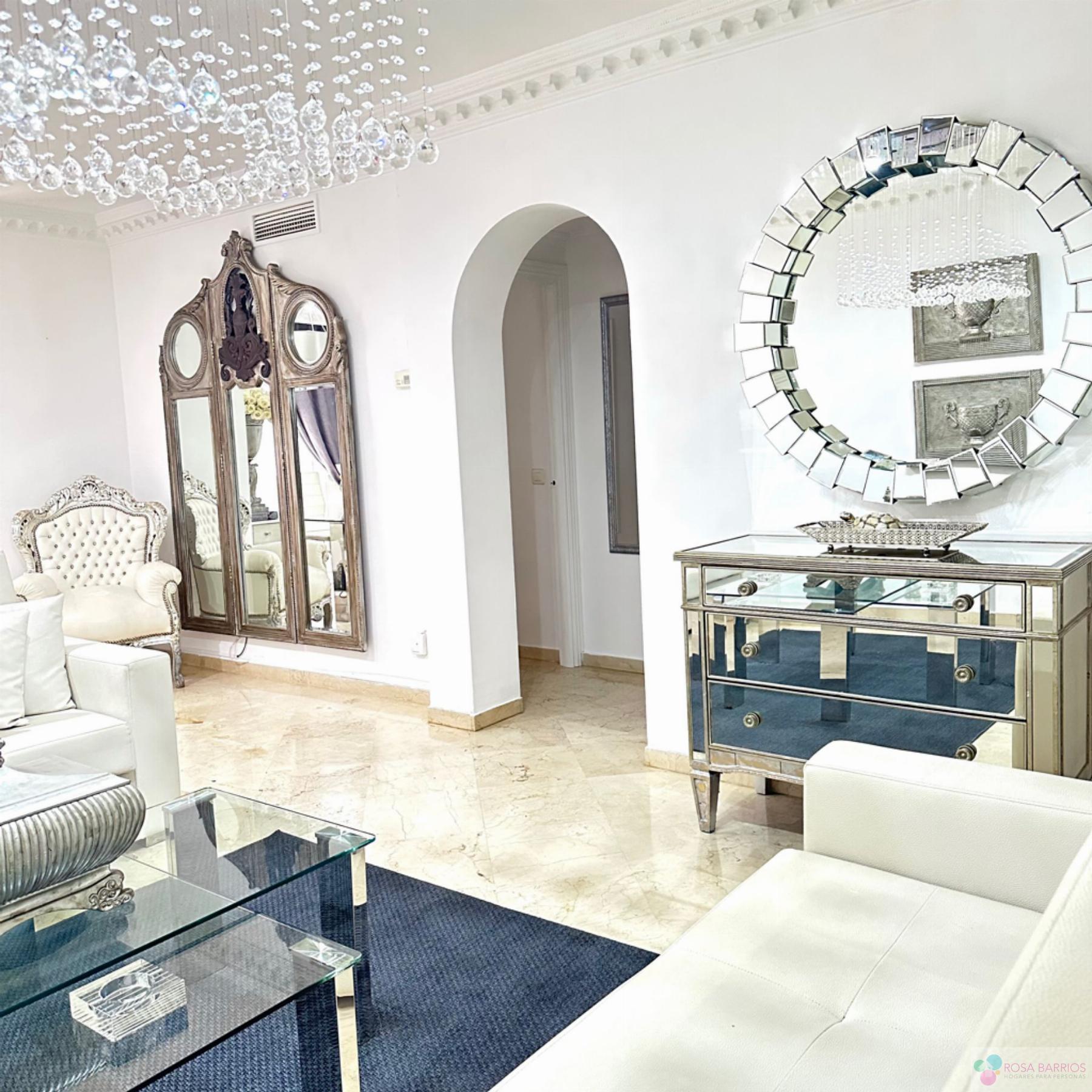 For sale of flat in San Pedro de Alcántara