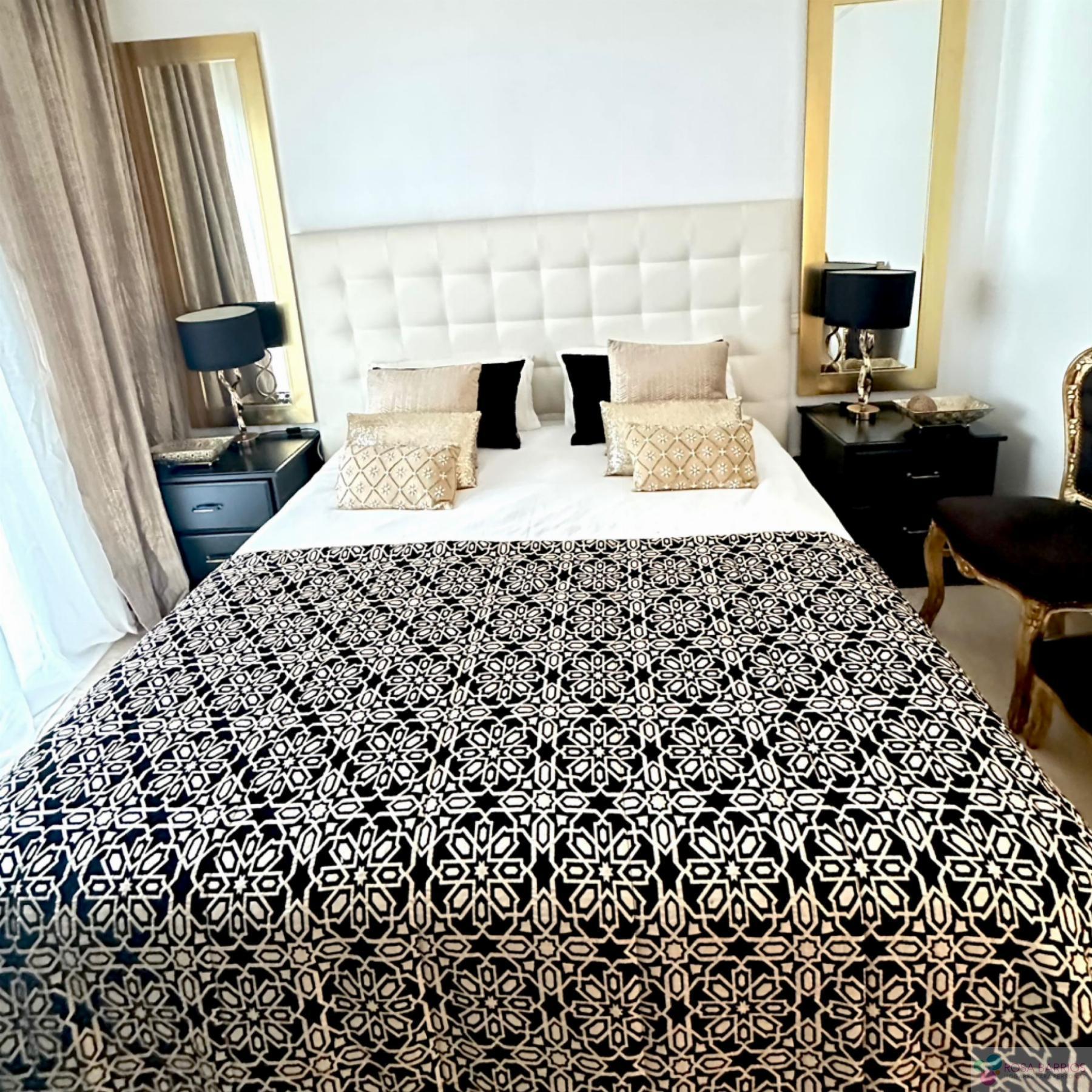 For sale of flat in San Pedro de Alcántara