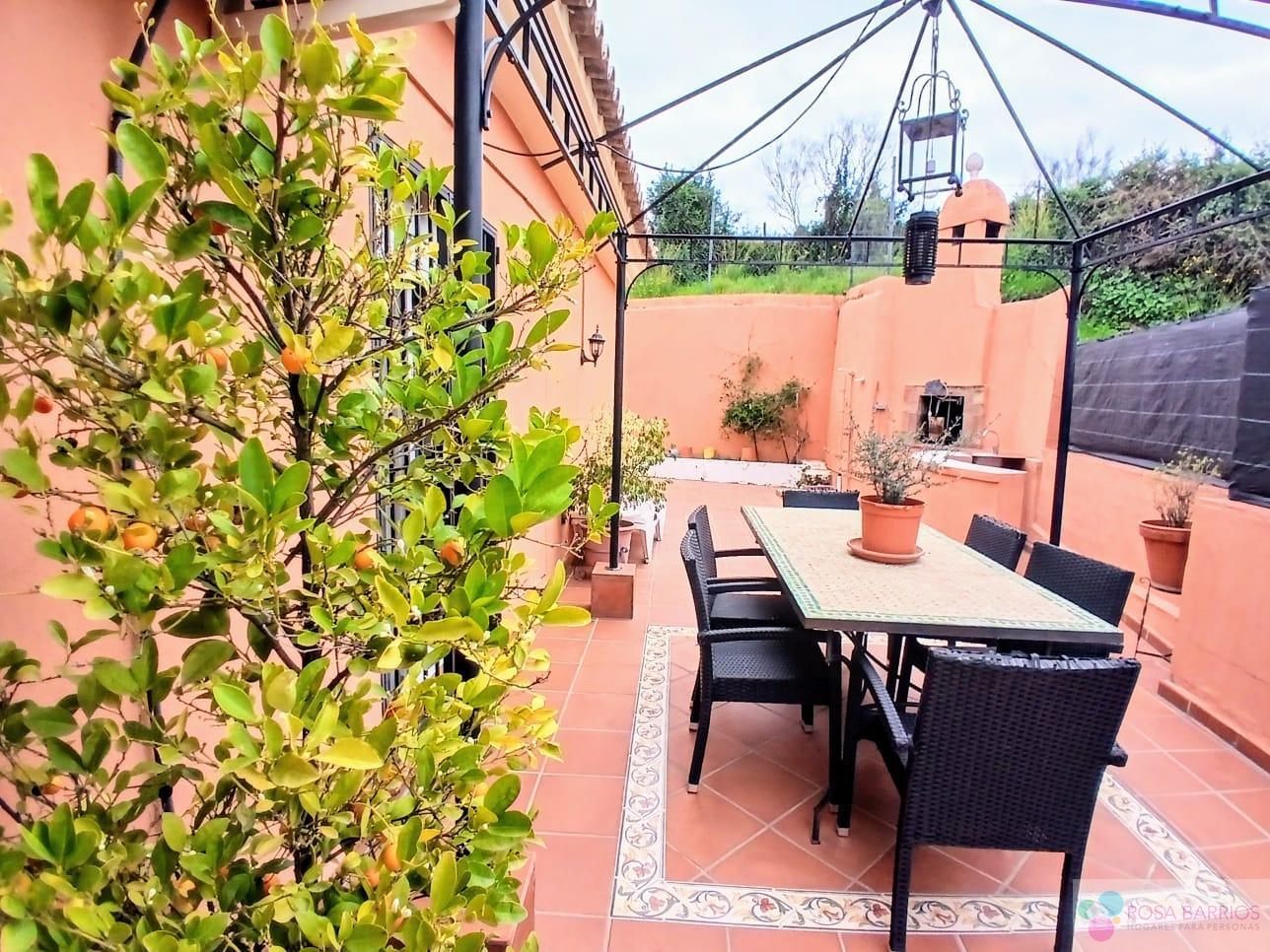 For sale of chalet in San Pedro de Alcántara