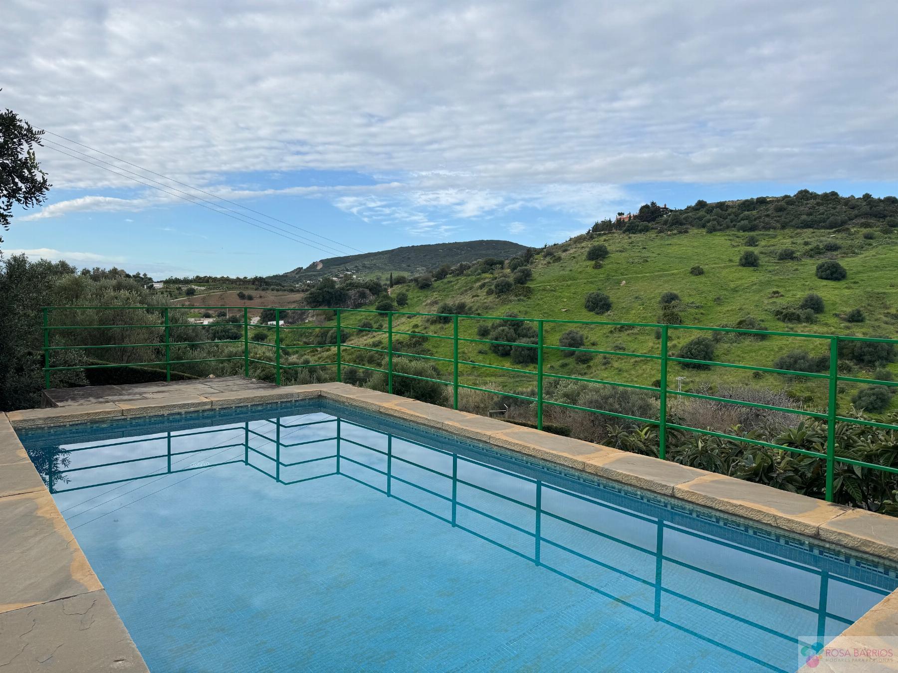 For sale of chalet in Estepona