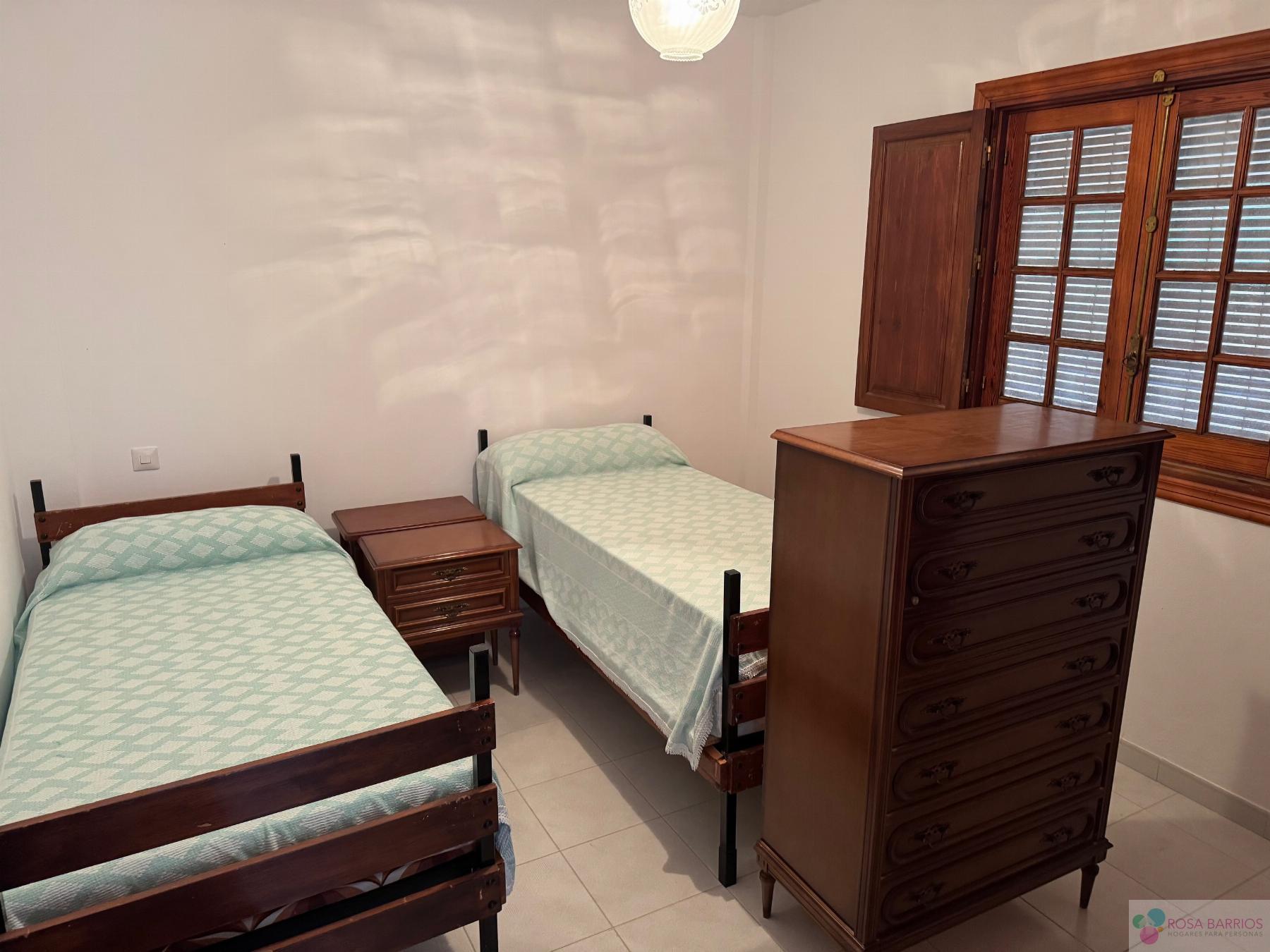 For sale of chalet in Estepona