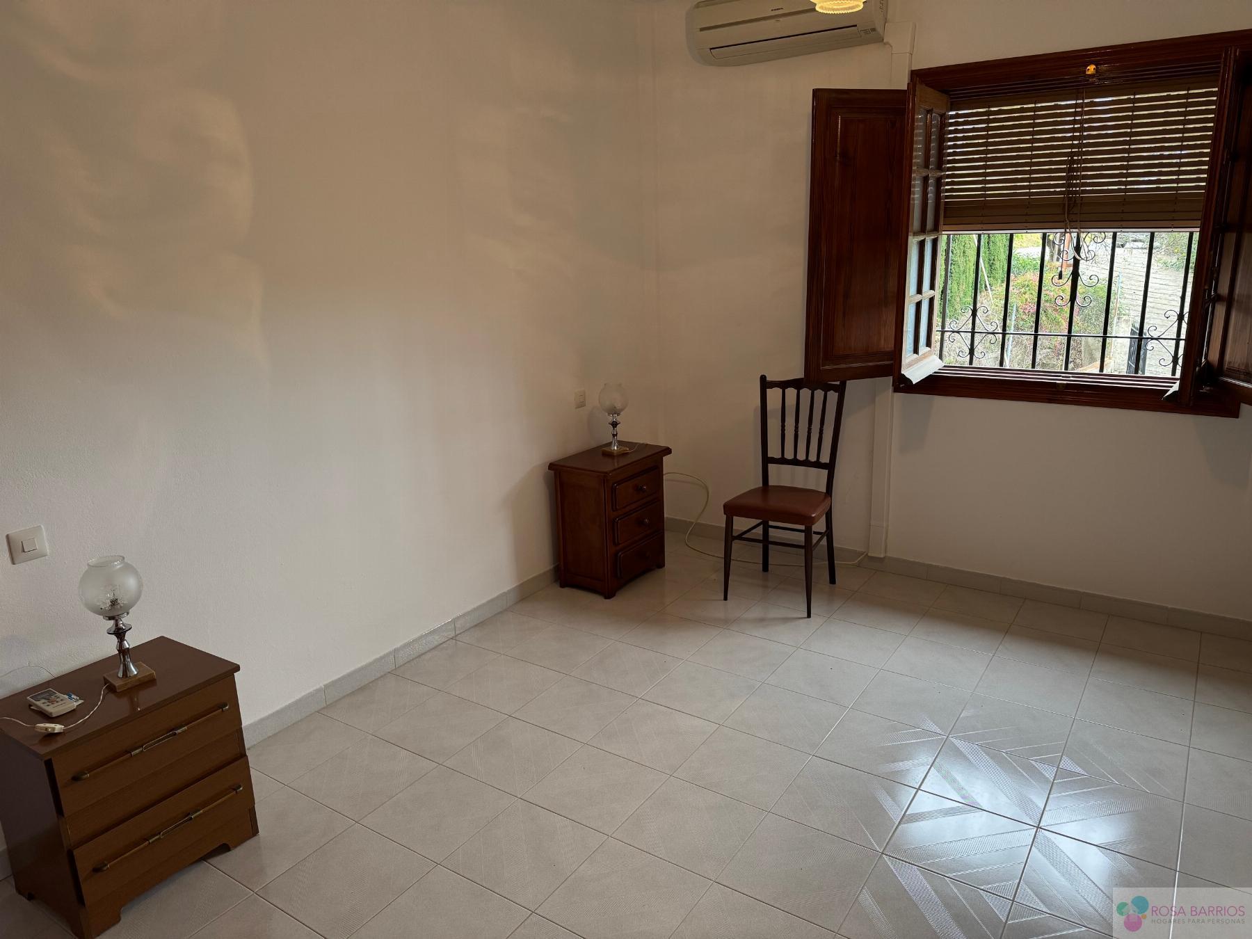 For sale of chalet in Estepona