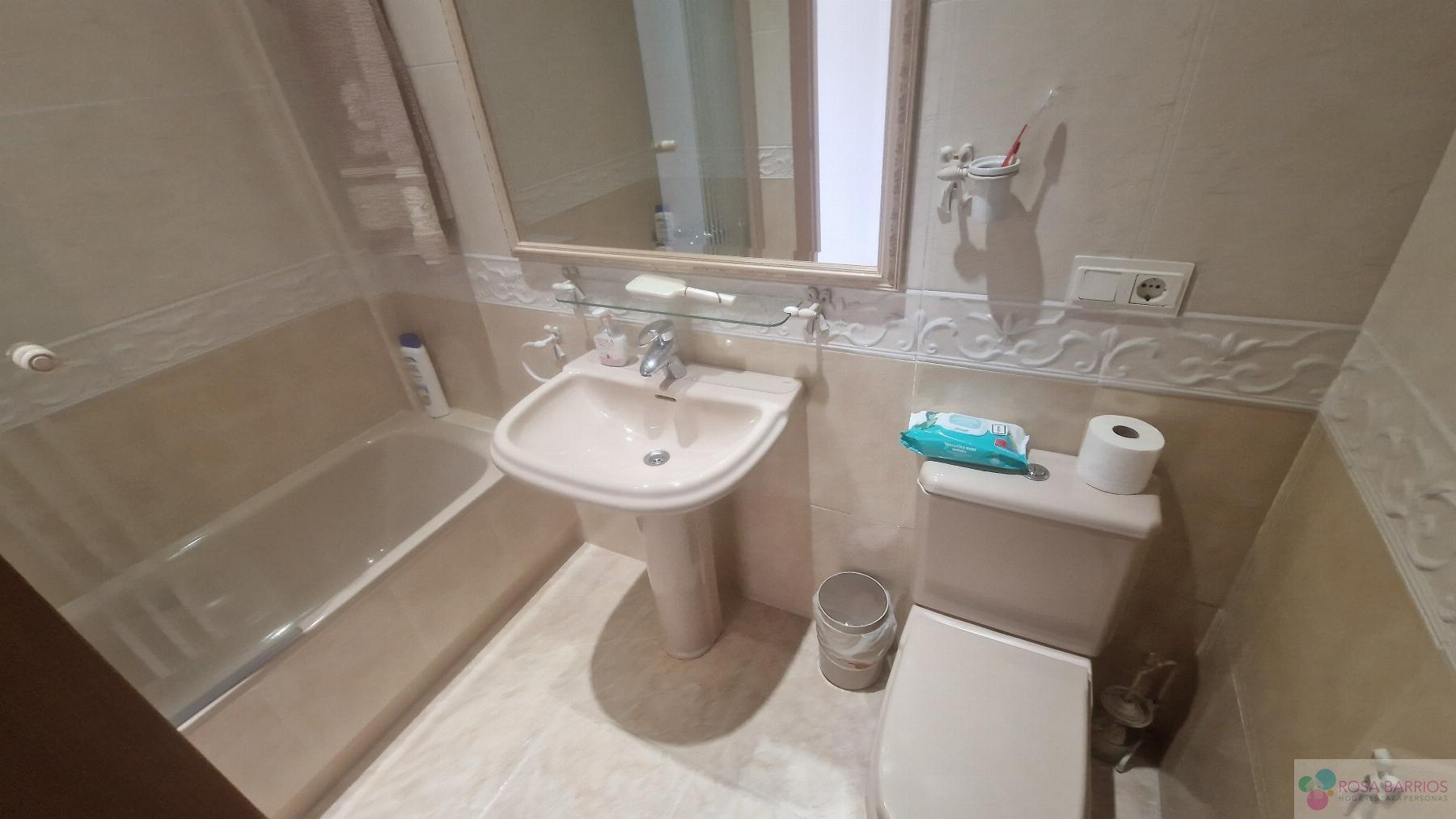 For sale of penthouse in Estepona