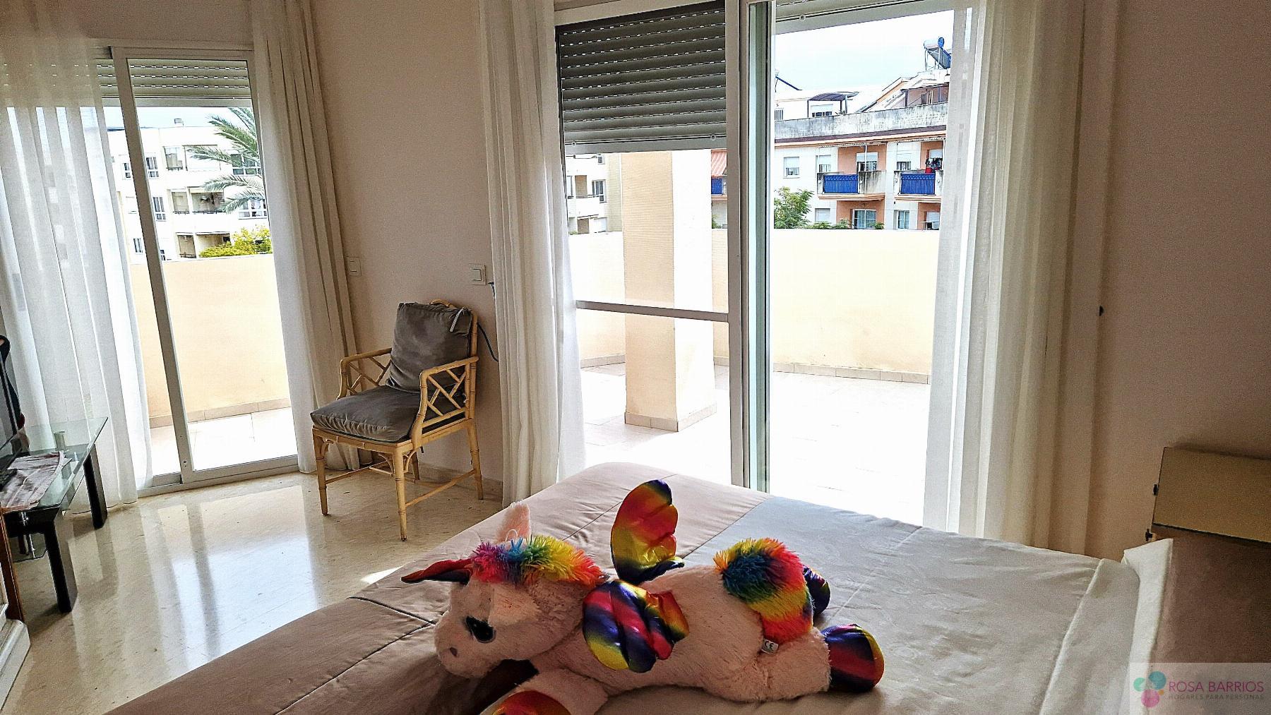 For sale of penthouse in Estepona