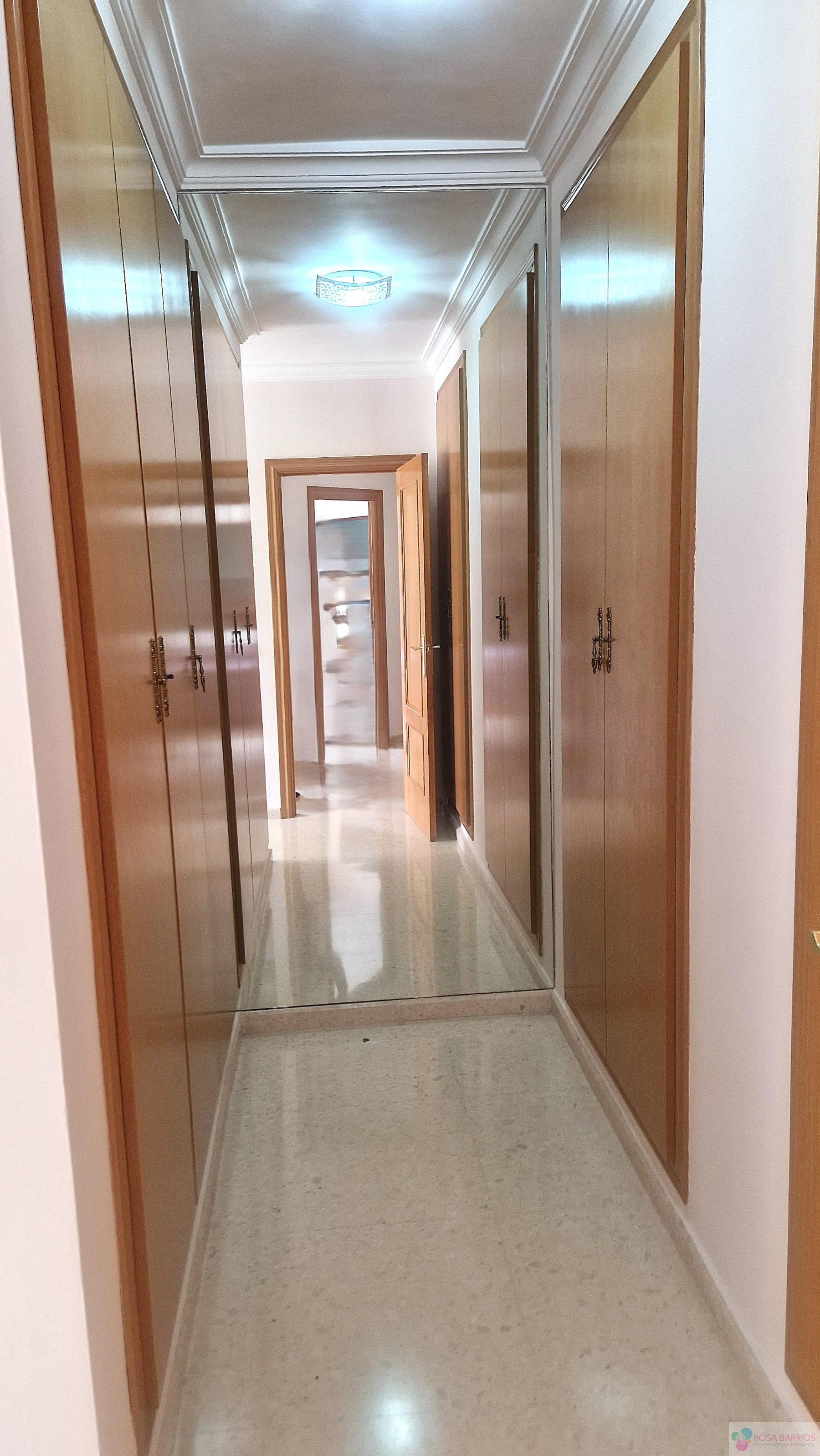 For sale of penthouse in Estepona