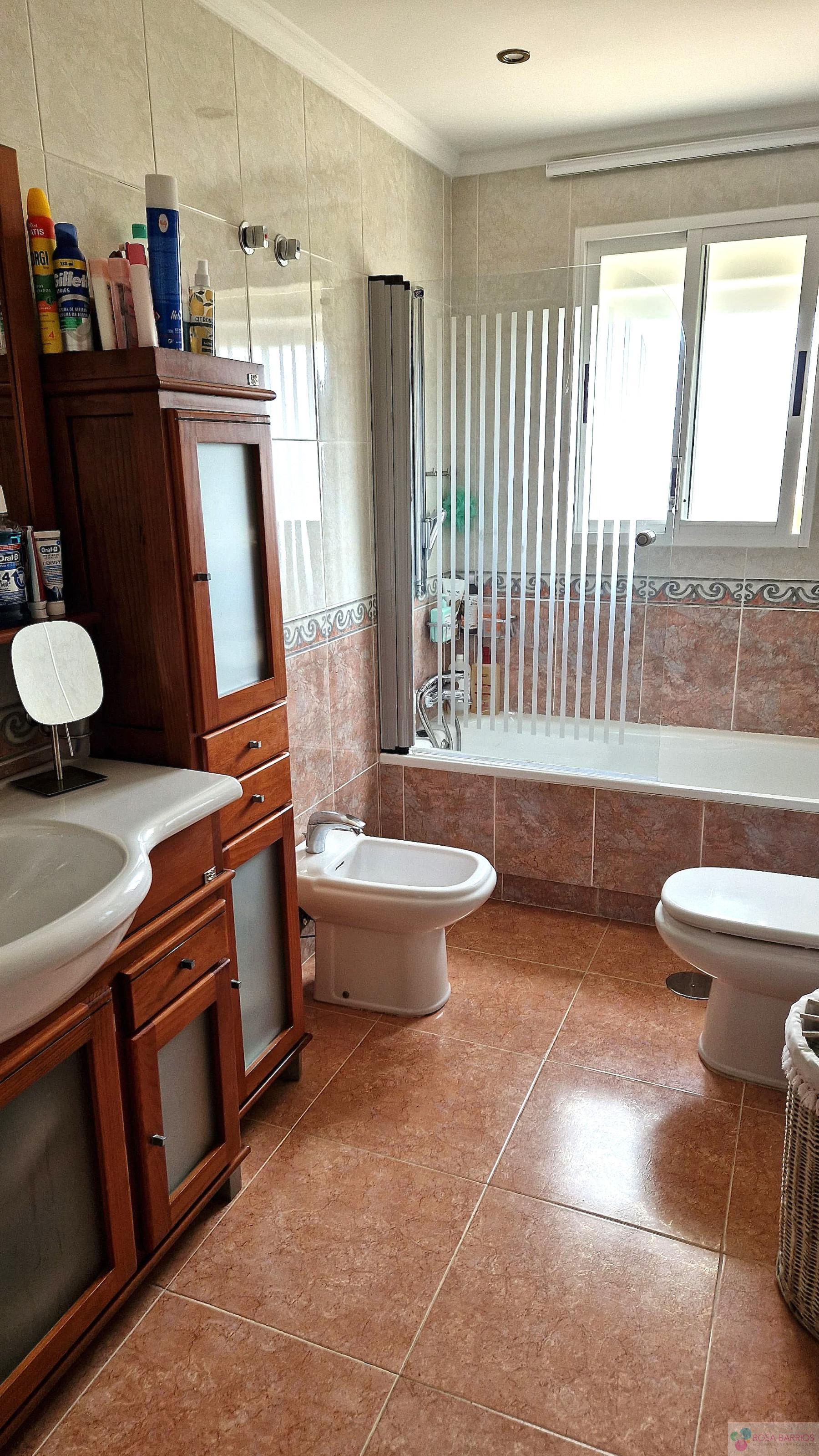 For sale of penthouse in Estepona
