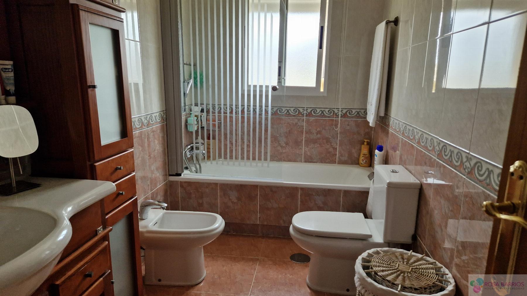 For sale of penthouse in Estepona