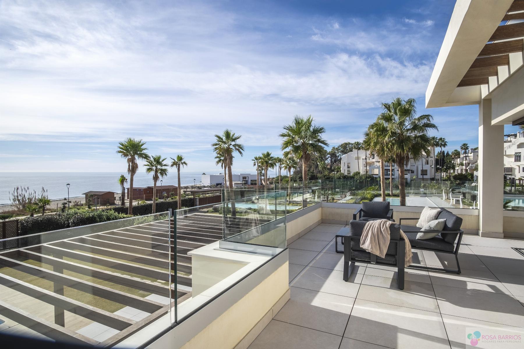 For sale of villa in Estepona