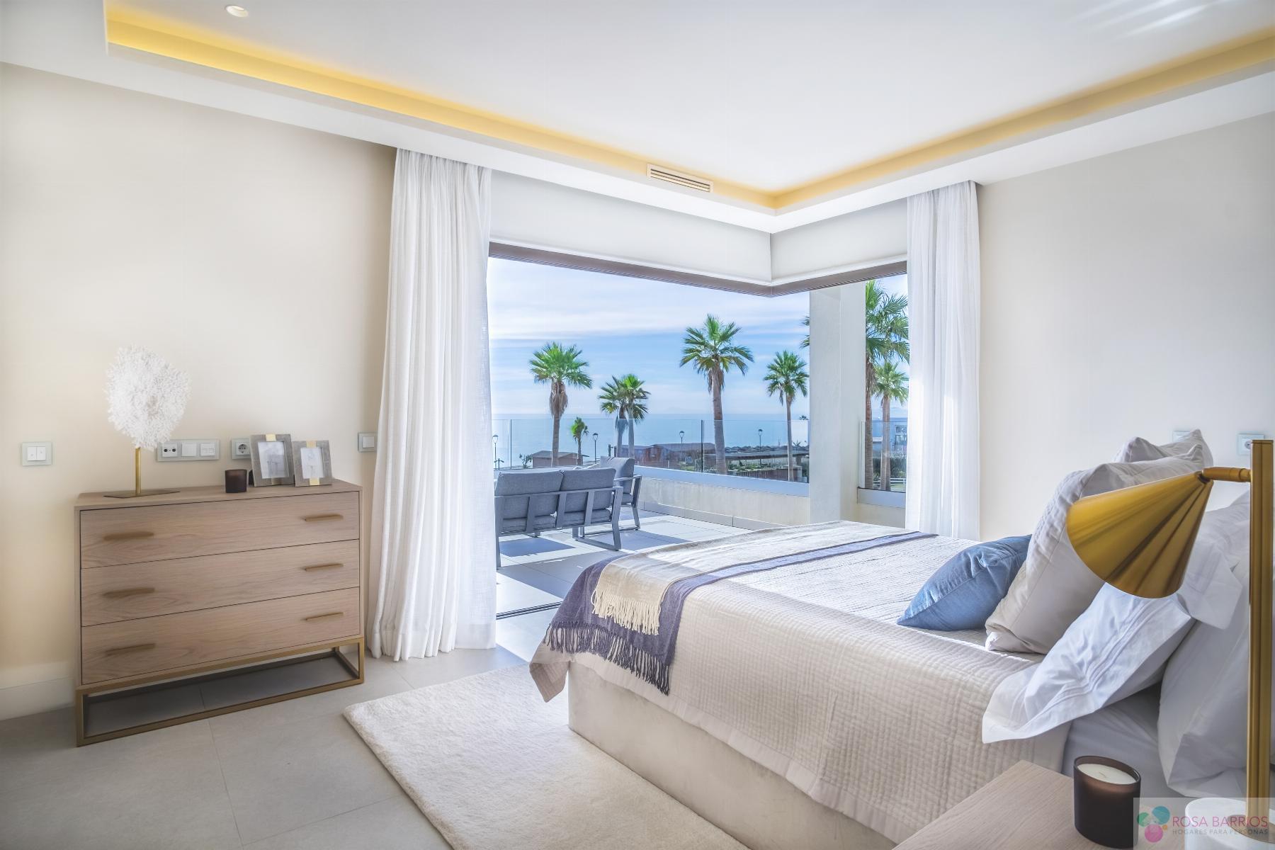 For sale of villa in Estepona