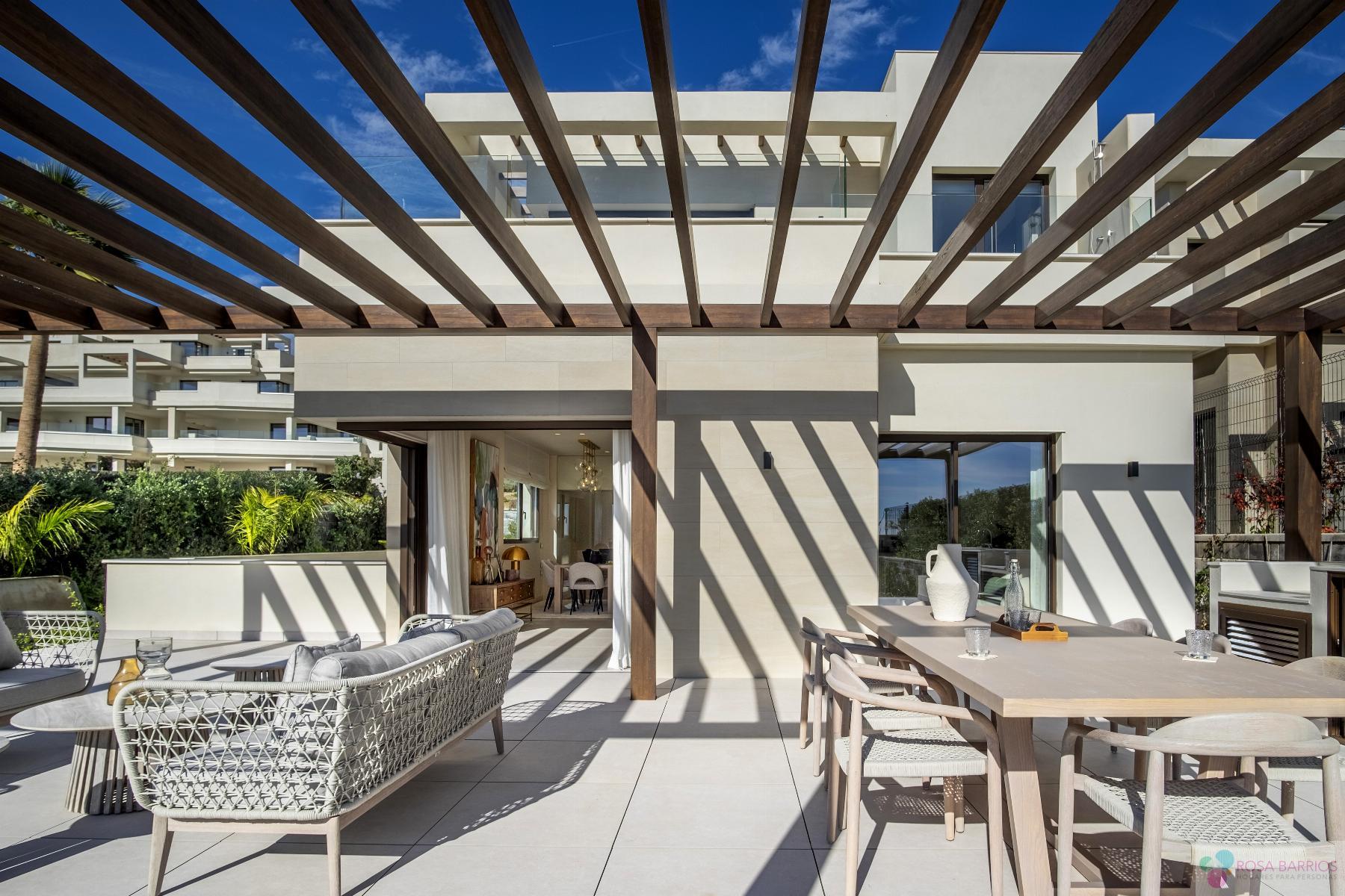For sale of villa in Estepona