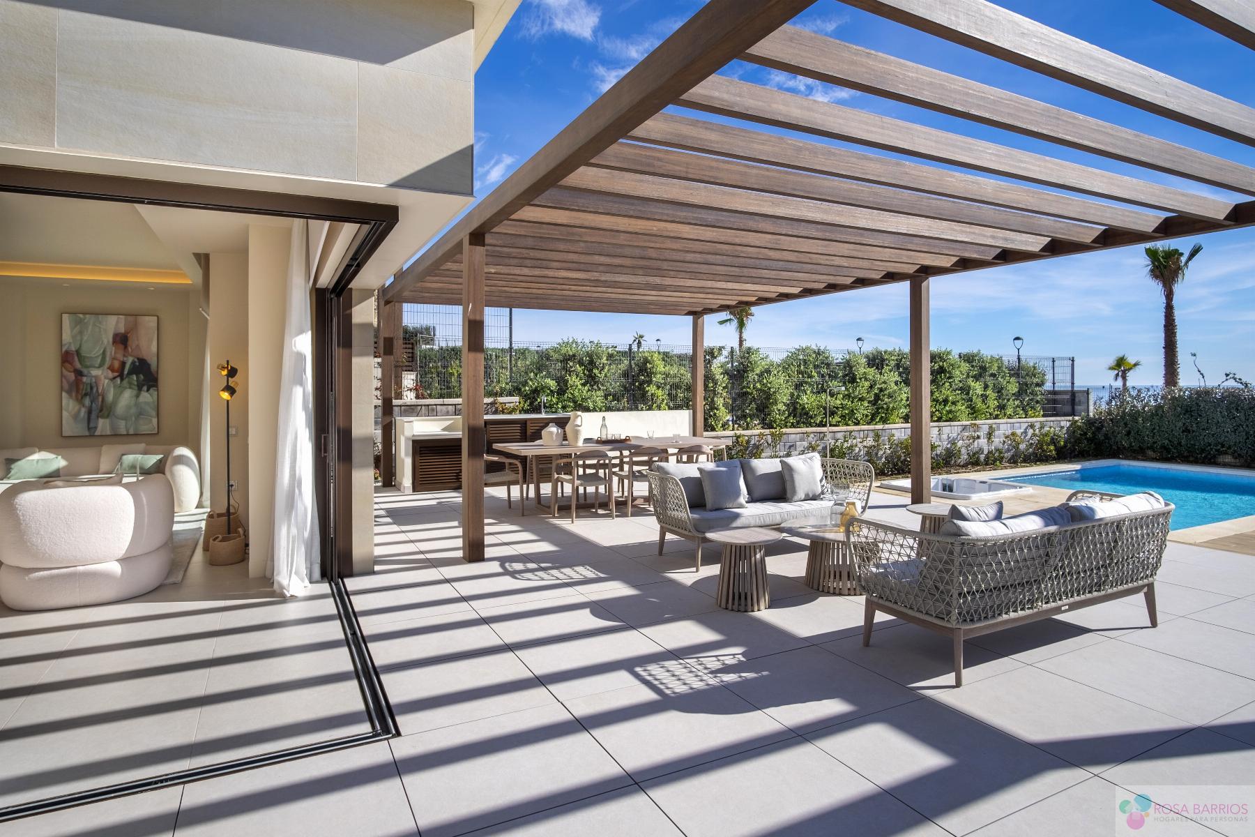 For sale of villa in Estepona