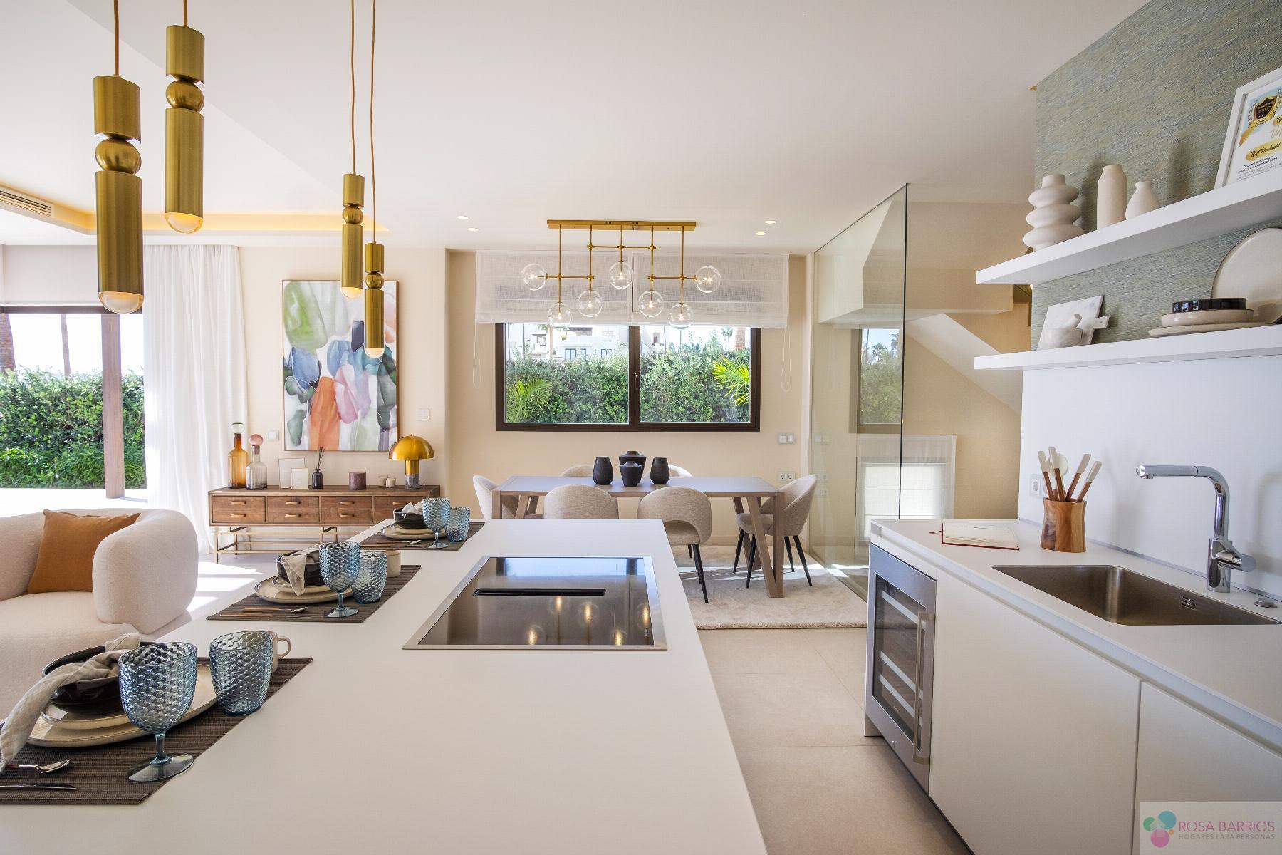 For sale of villa in Estepona