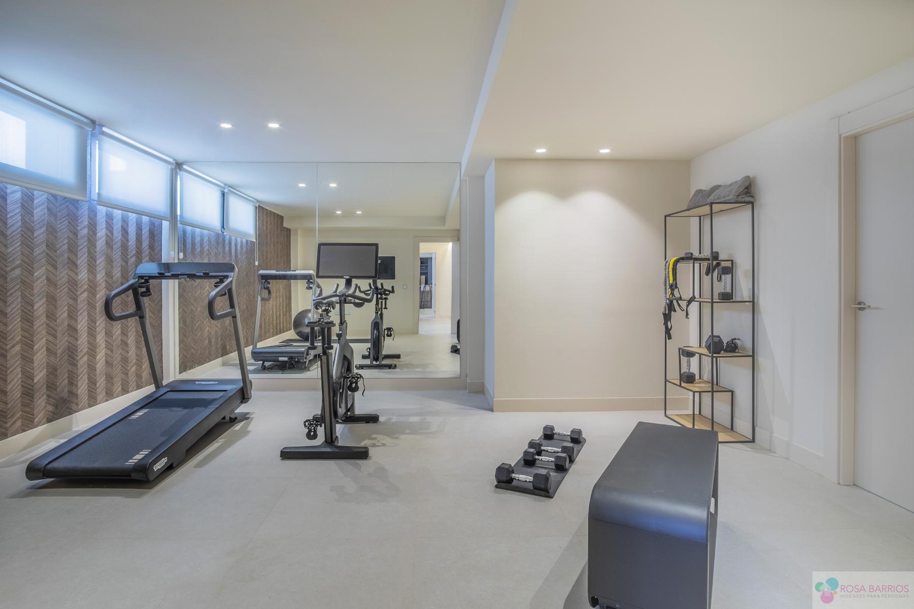 For sale of villa in Estepona