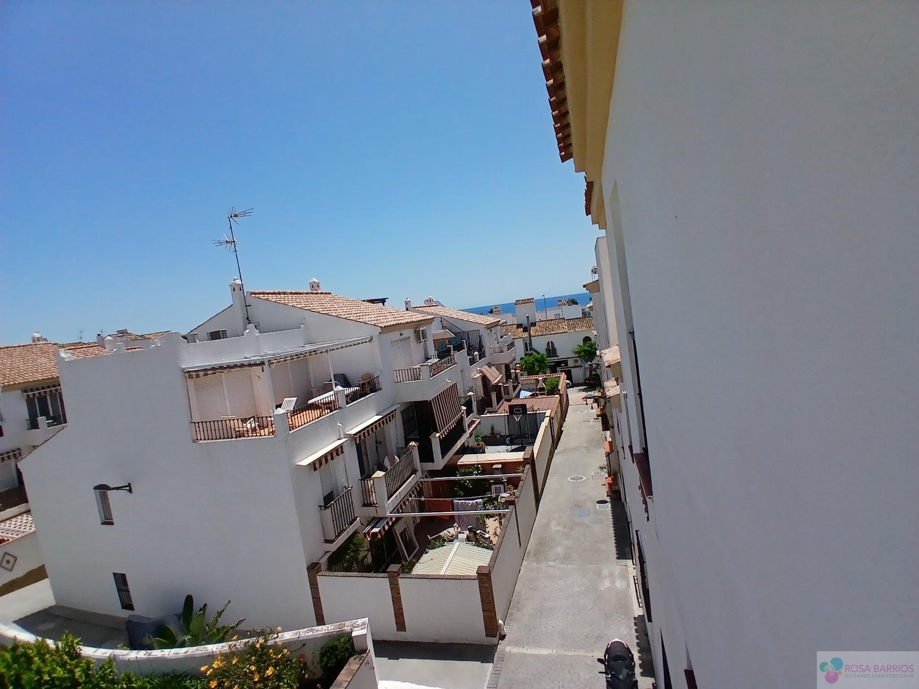 For sale of duplex in Estepona