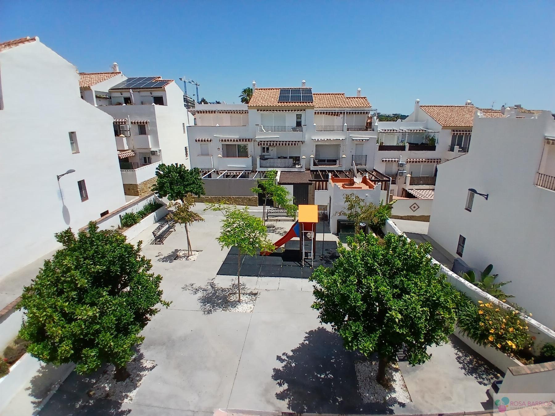 For sale of duplex in Estepona