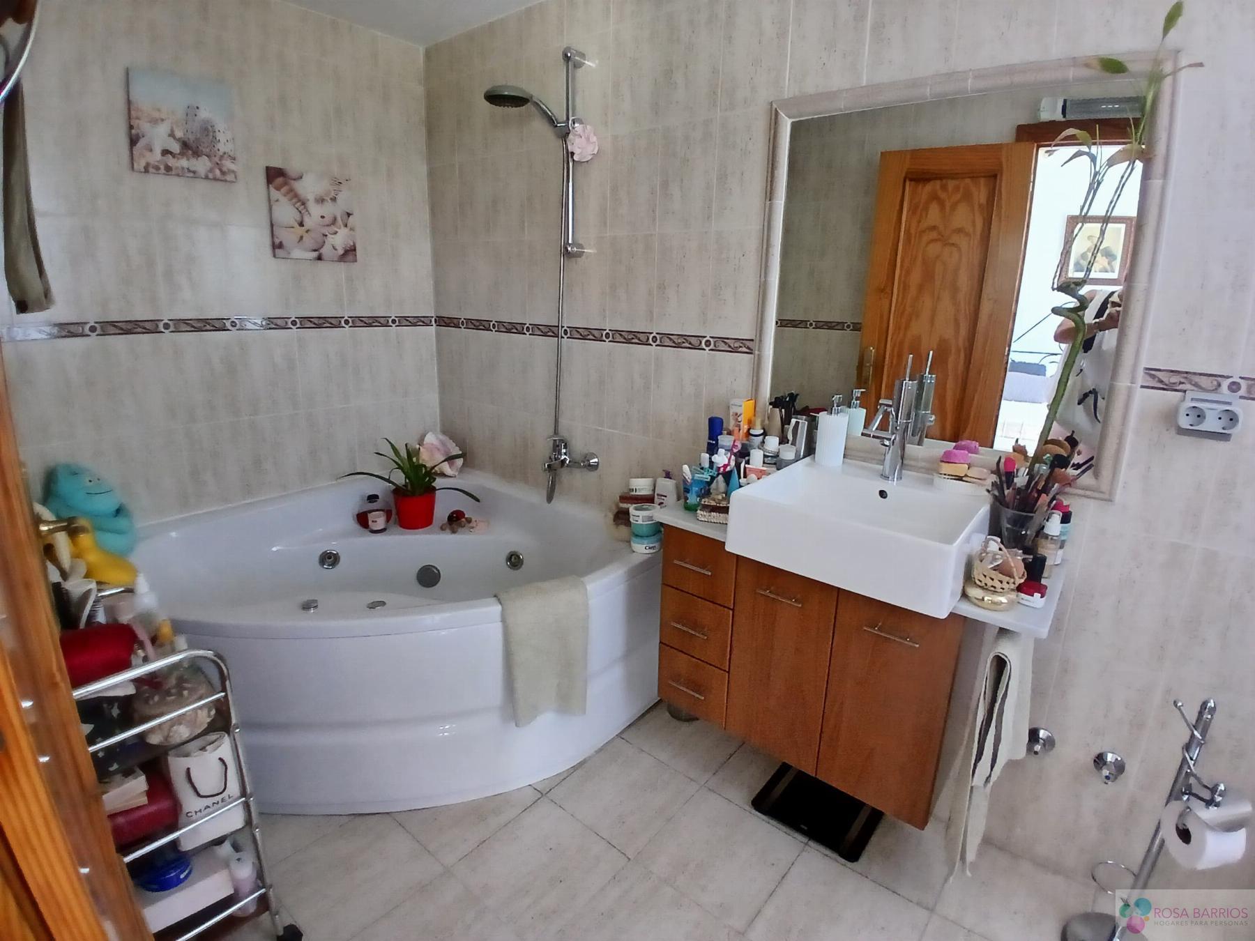 For sale of duplex in Estepona