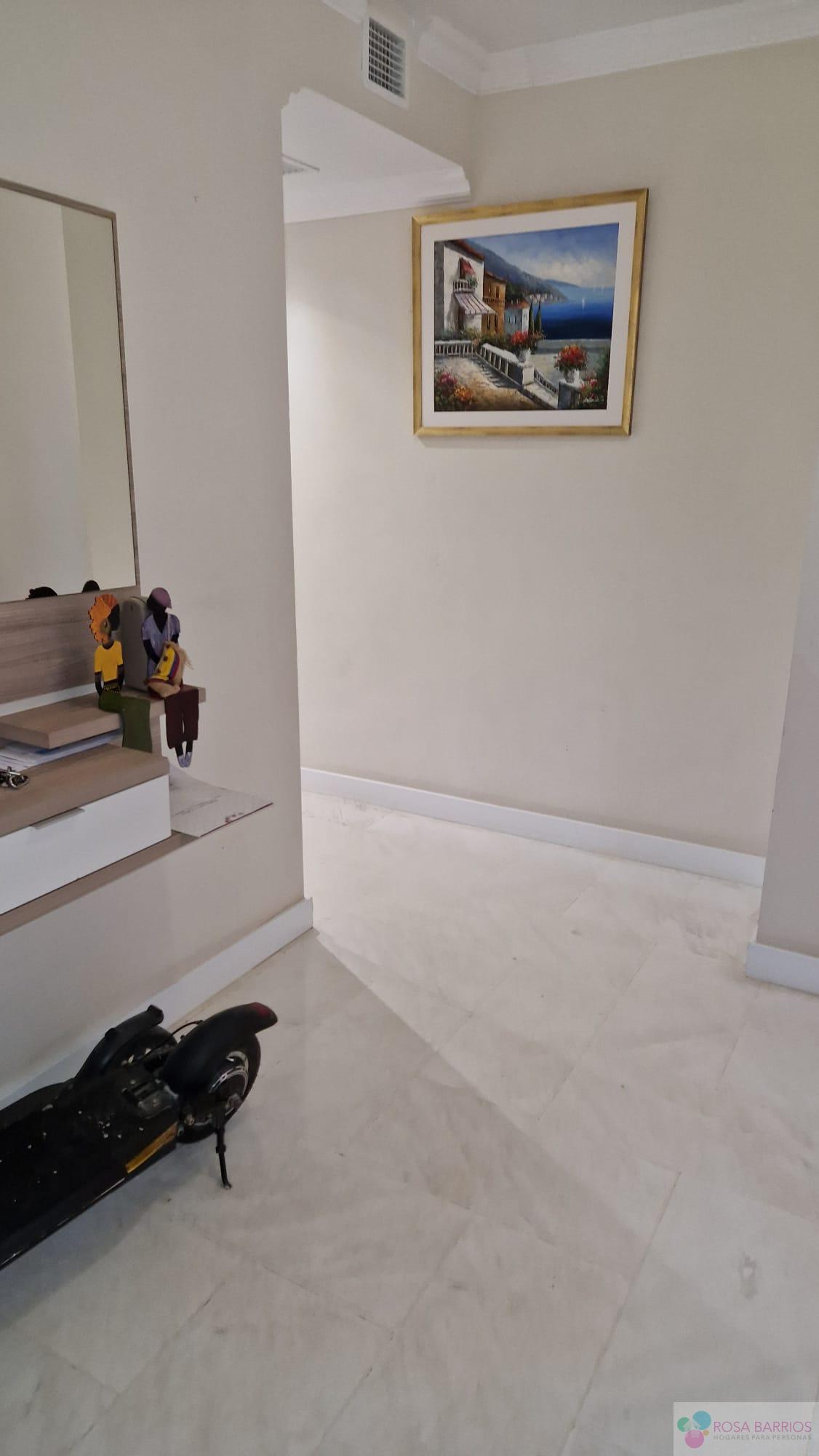 For sale of penthouse in Estepona
