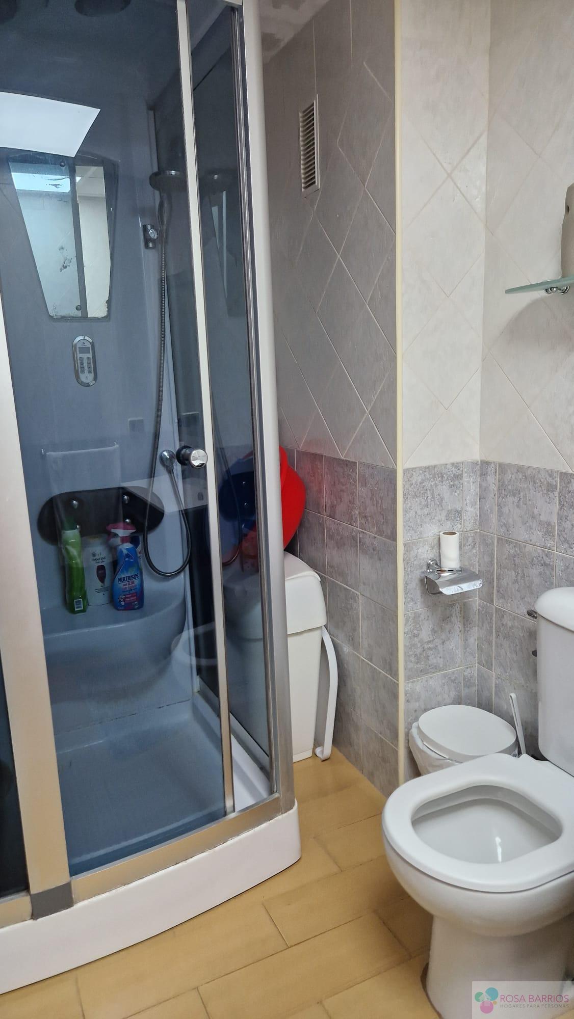 For sale of penthouse in Estepona